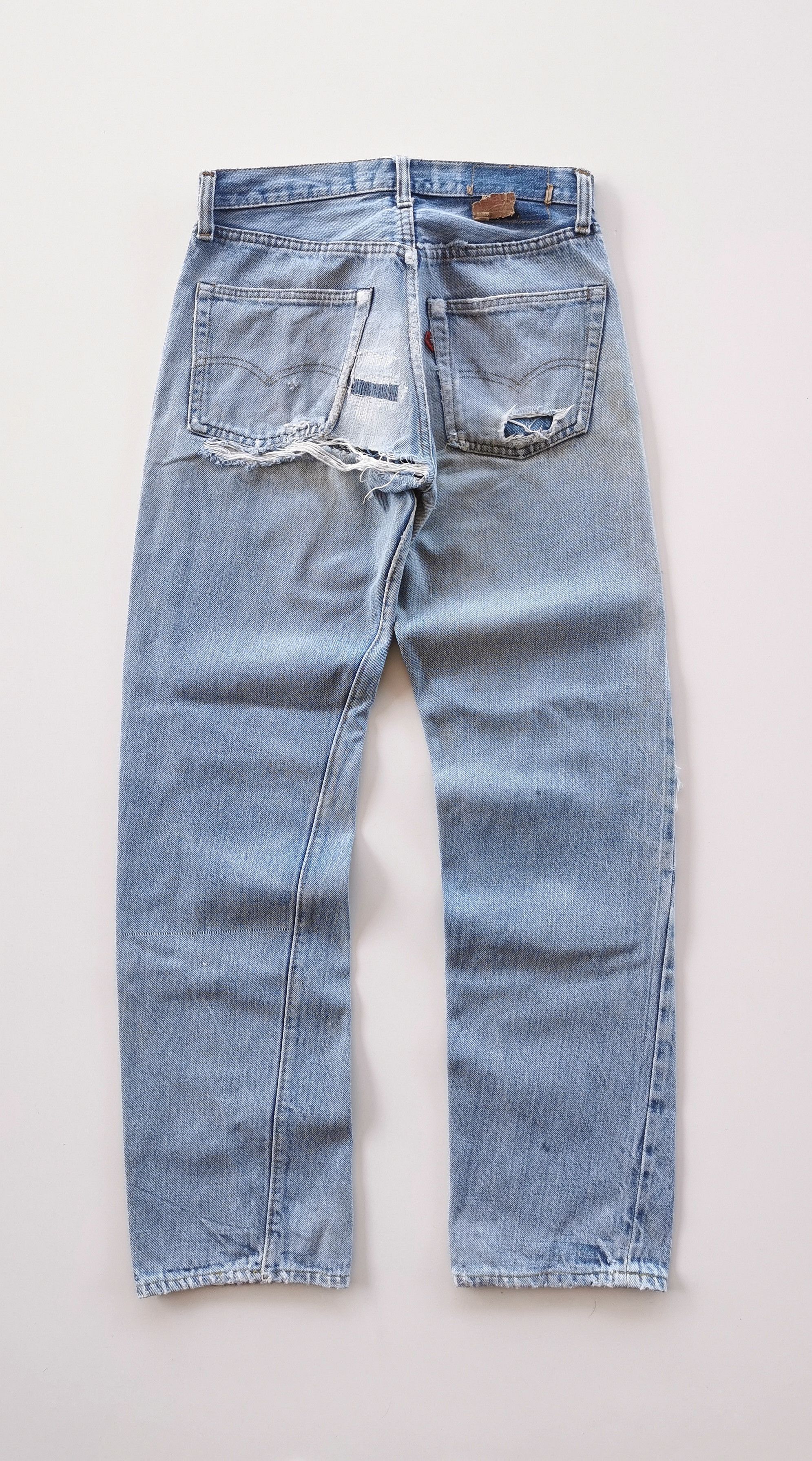 Levi's 80s Vintage Levis Button 6 Lot 501 Selvedge Distressed Jean Size US 28 / EU 44 - 6 Thumbnail