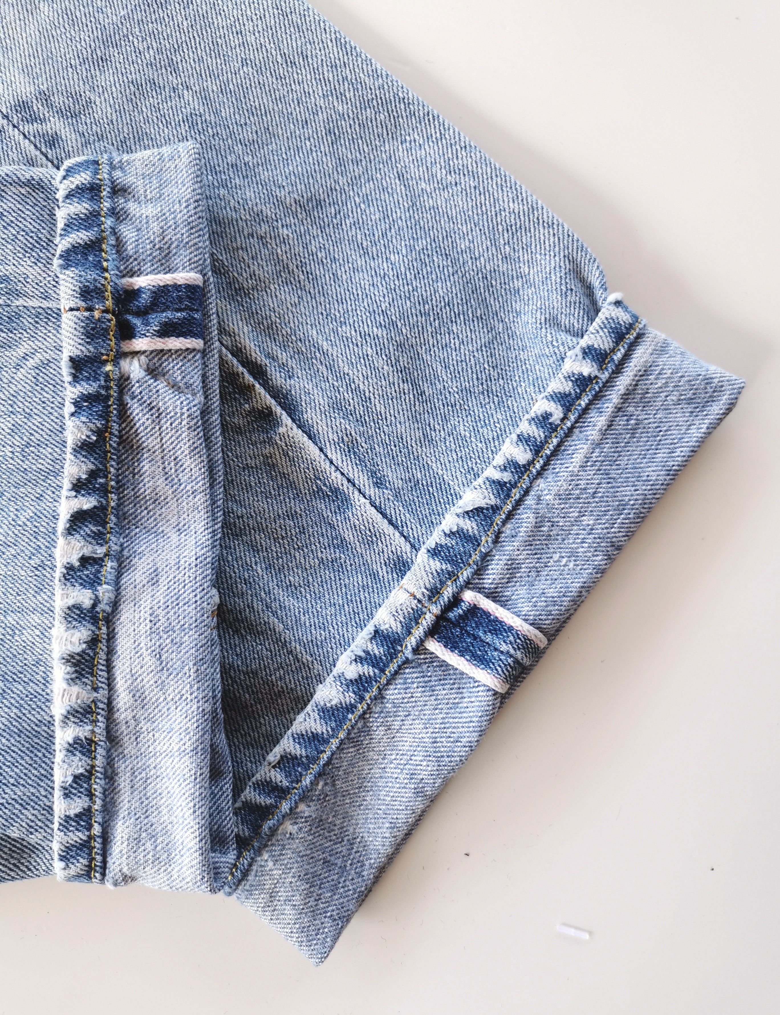 Levi's 80s Vintage Levis Button 6 Lot 501 Selvedge Distressed Jean Size US 28 / EU 44 - 5 Thumbnail