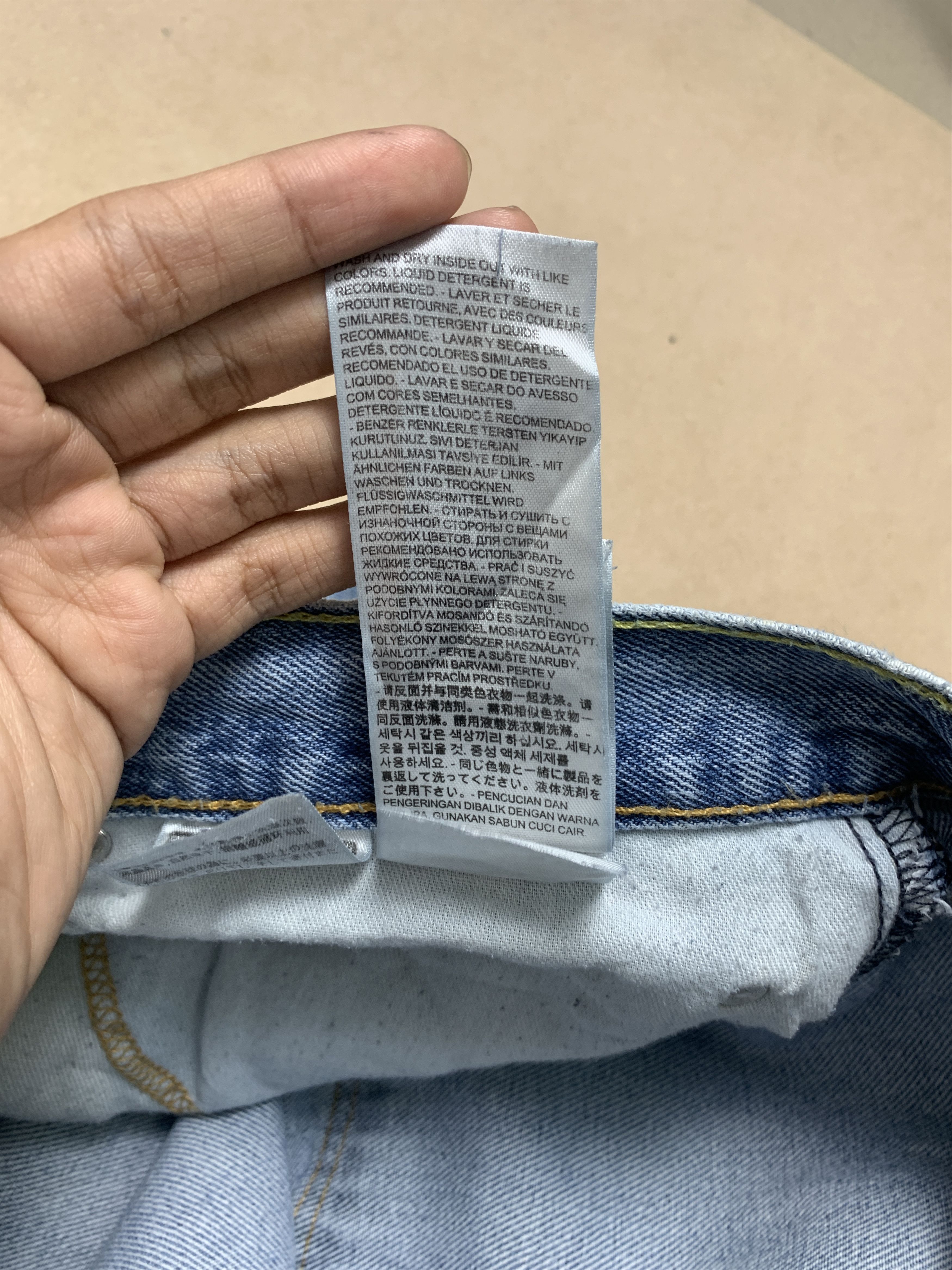 Levi's × Vintage Vintage LEVI'S 560 Comfort Fit Light Was Jeans Size US 40 / EU 56 - 16 Thumbnail