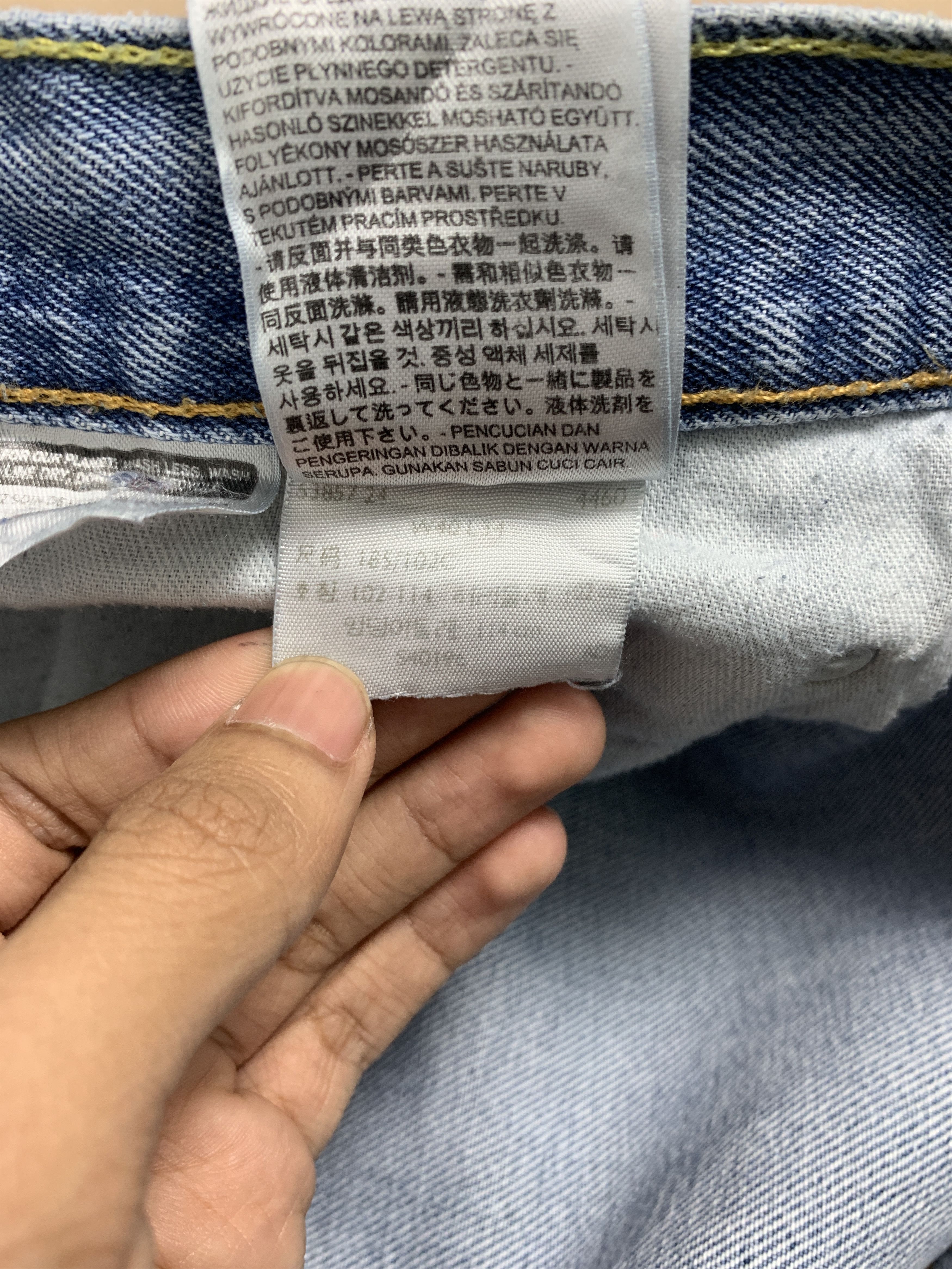 Levi's × Vintage Vintage LEVI'S 560 Comfort Fit Light Was Jeans Size US 40 / EU 56 - 17 Thumbnail