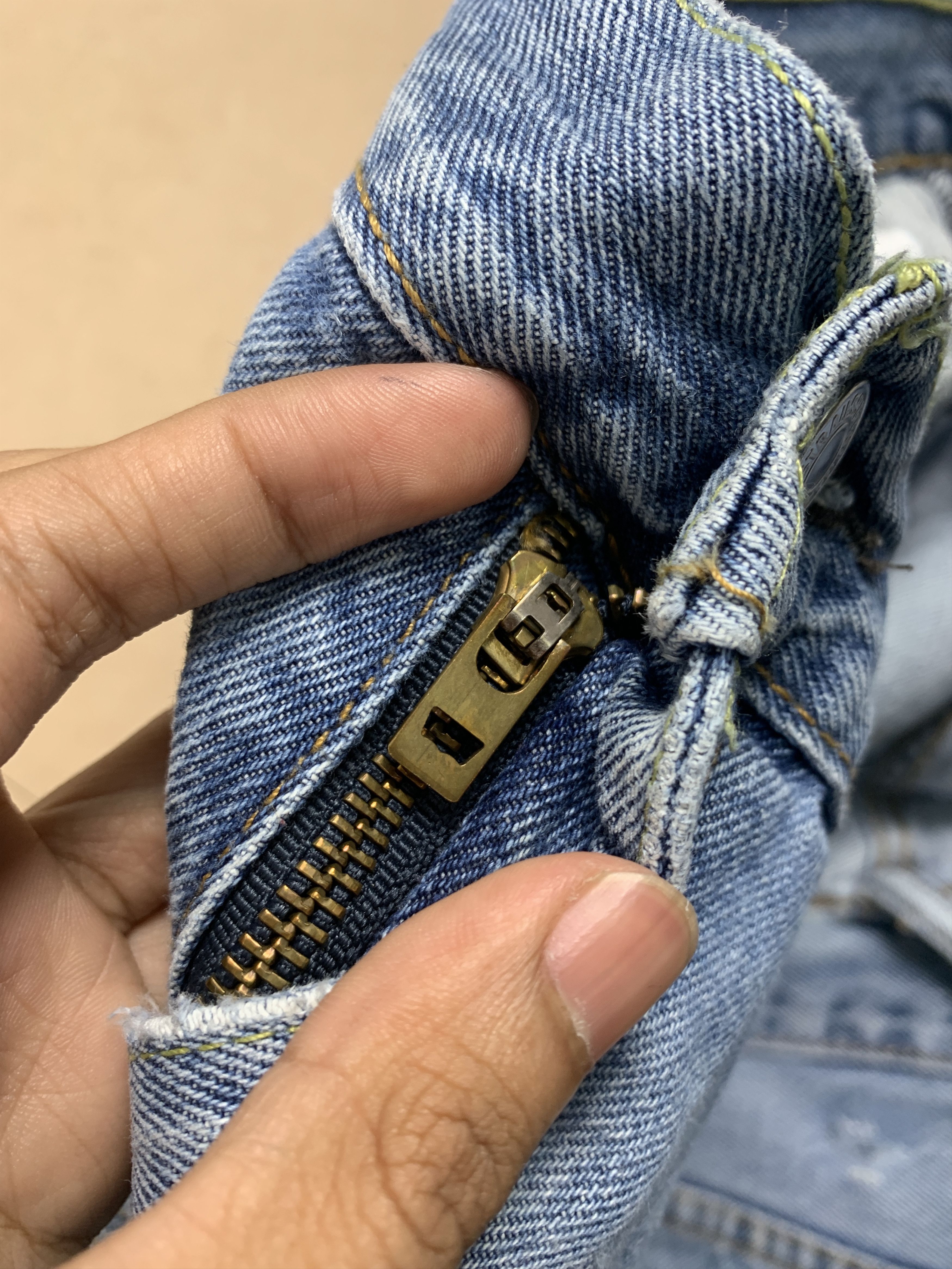Levi's × Vintage Vintage LEVI'S 560 Comfort Fit Light Was Jeans Size US 40 / EU 56 - 21 Thumbnail