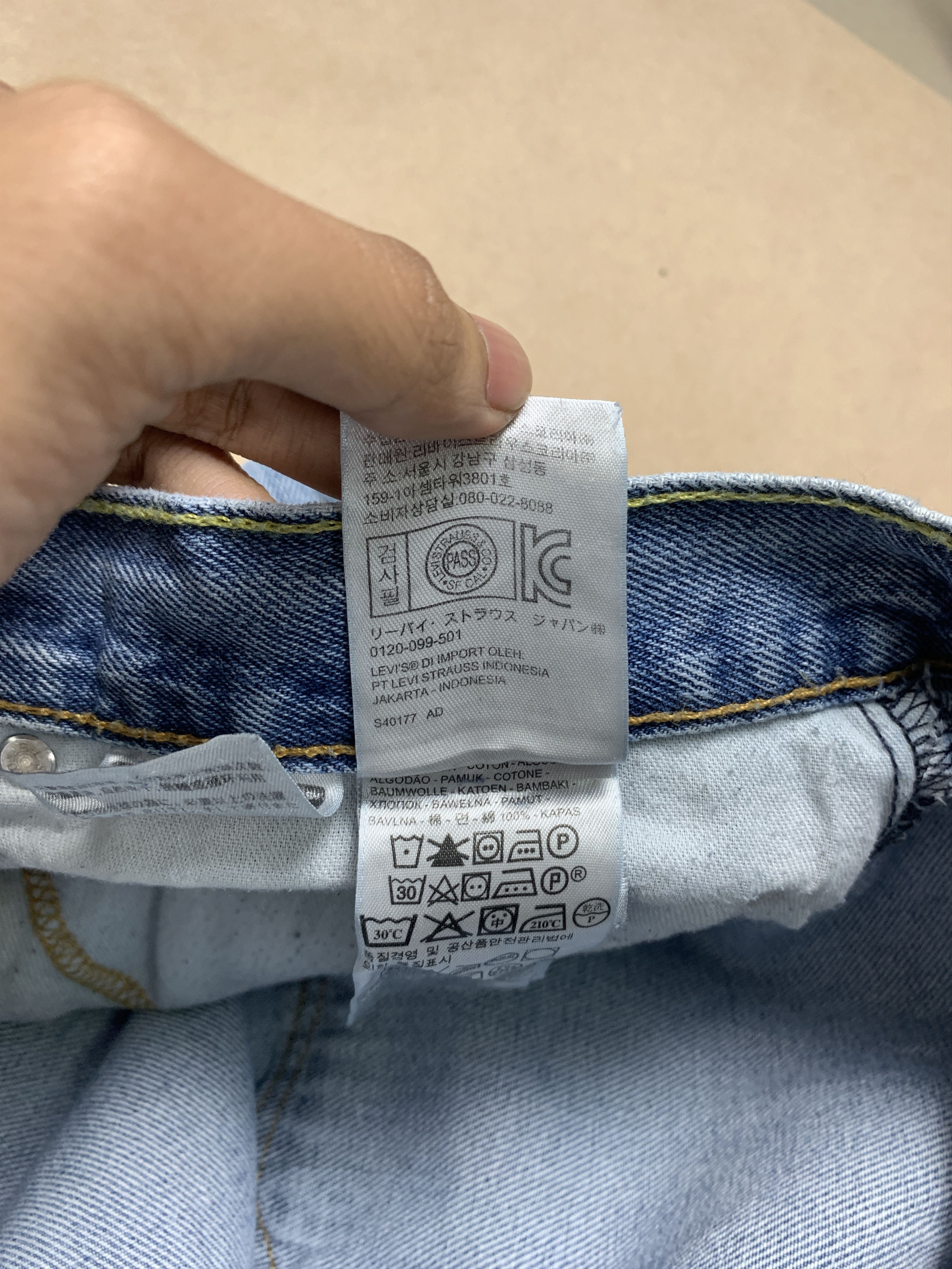 Levi's × Vintage Vintage LEVI'S 560 Comfort Fit Light Was Jeans Size US 40 / EU 56 - 14 Thumbnail