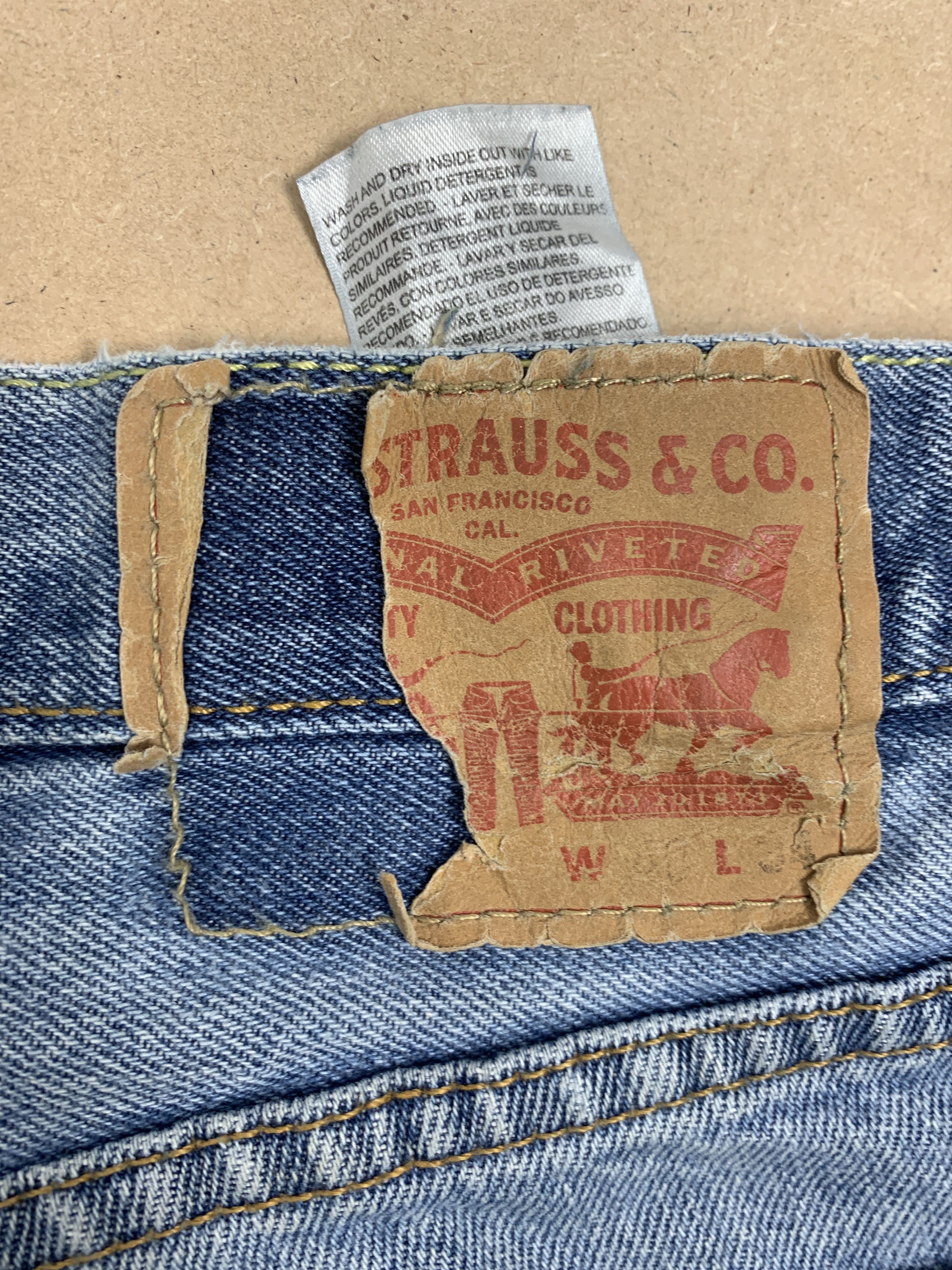 Levi's × Vintage Vintage LEVI'S 560 Comfort Fit Light Was Jeans Size US 40 / EU 56 - 8 Thumbnail