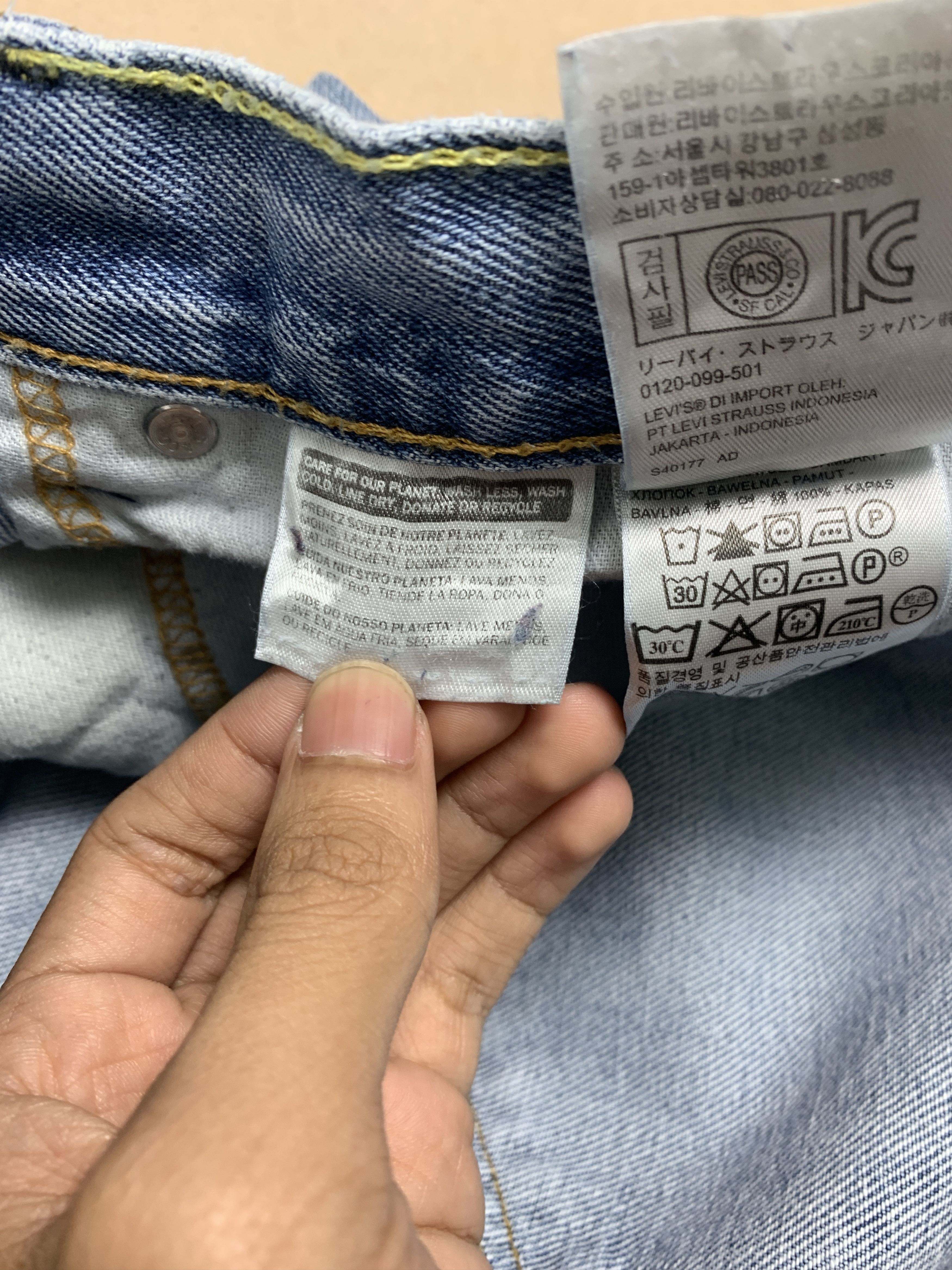 Levi's × Vintage Vintage LEVI'S 560 Comfort Fit Light Was Jeans Size US 40 / EU 56 - 11 Thumbnail