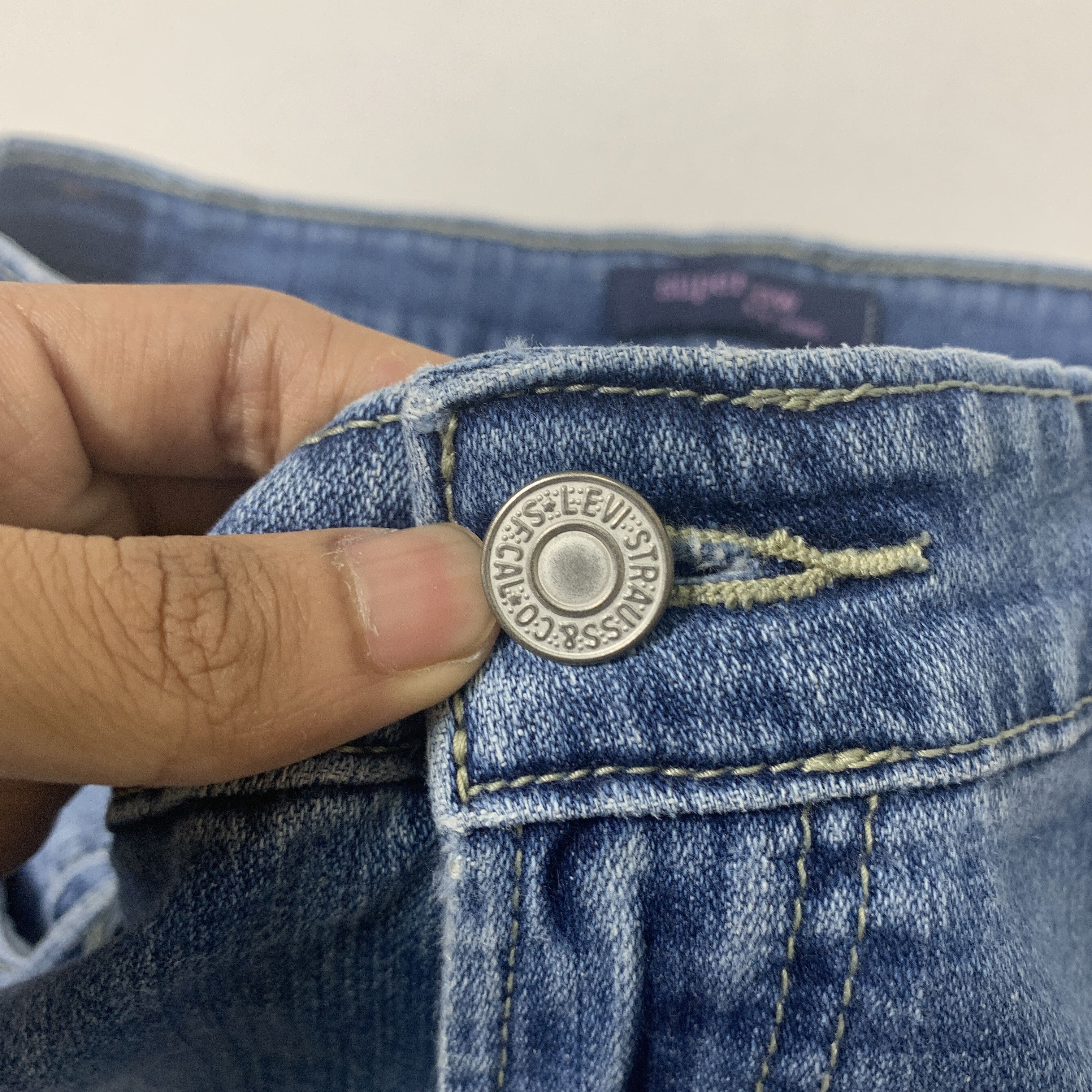 Levi's Vintage Levis 518 Flare Bootcut Blue Denim Jeans Size US 36 / EU 52 - 9 Thumbnail