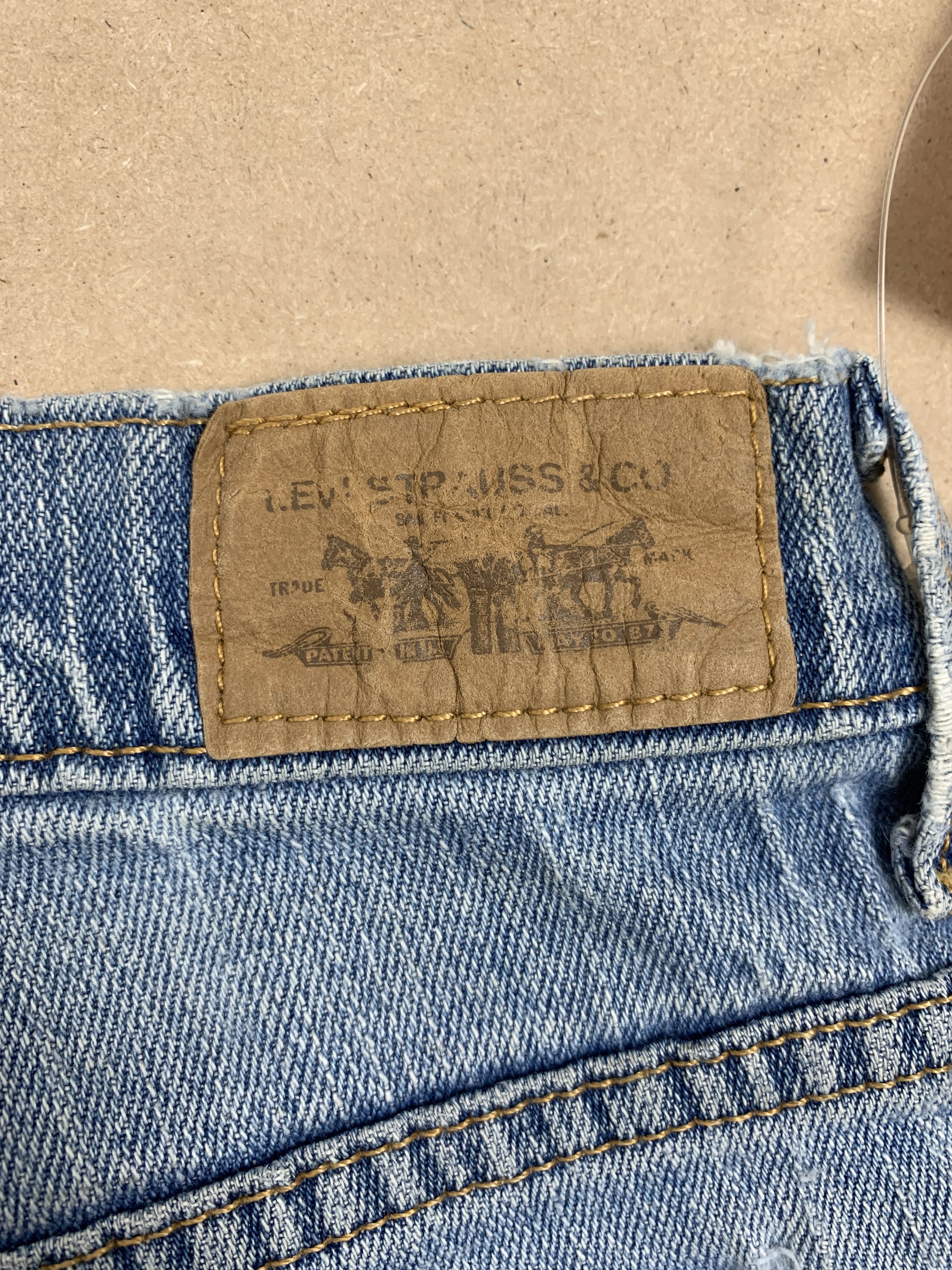 Levi's Vintage LEVI'S 505 Distressed Faded Mid Wash Jeans Size 28" / US 6 / IT 42 - 6 Thumbnail