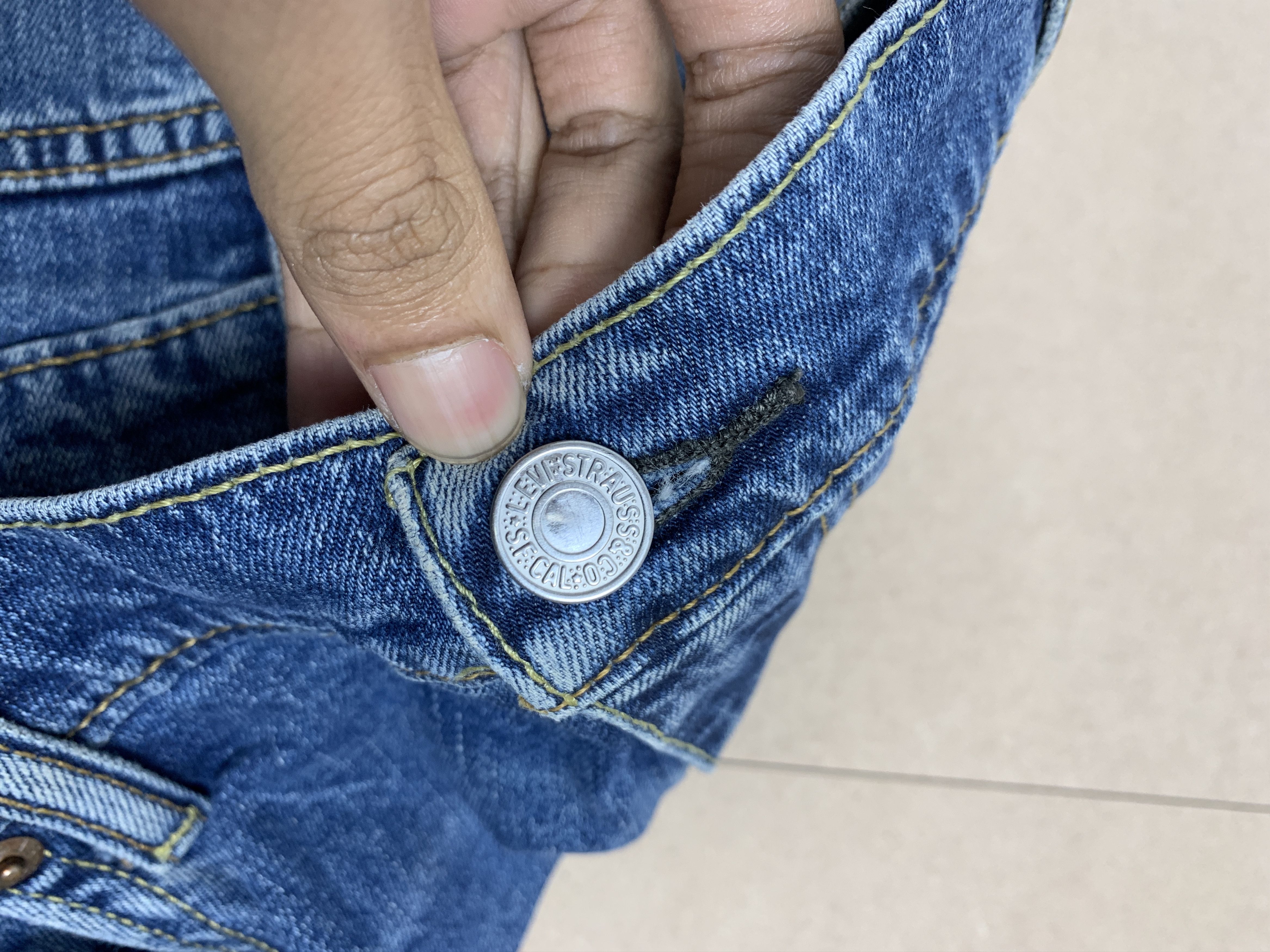 Levi's Levis Vintage 559 Straight Cut Faded Blue Jeans Size US 42 / EU 58 - 19 Thumbnail