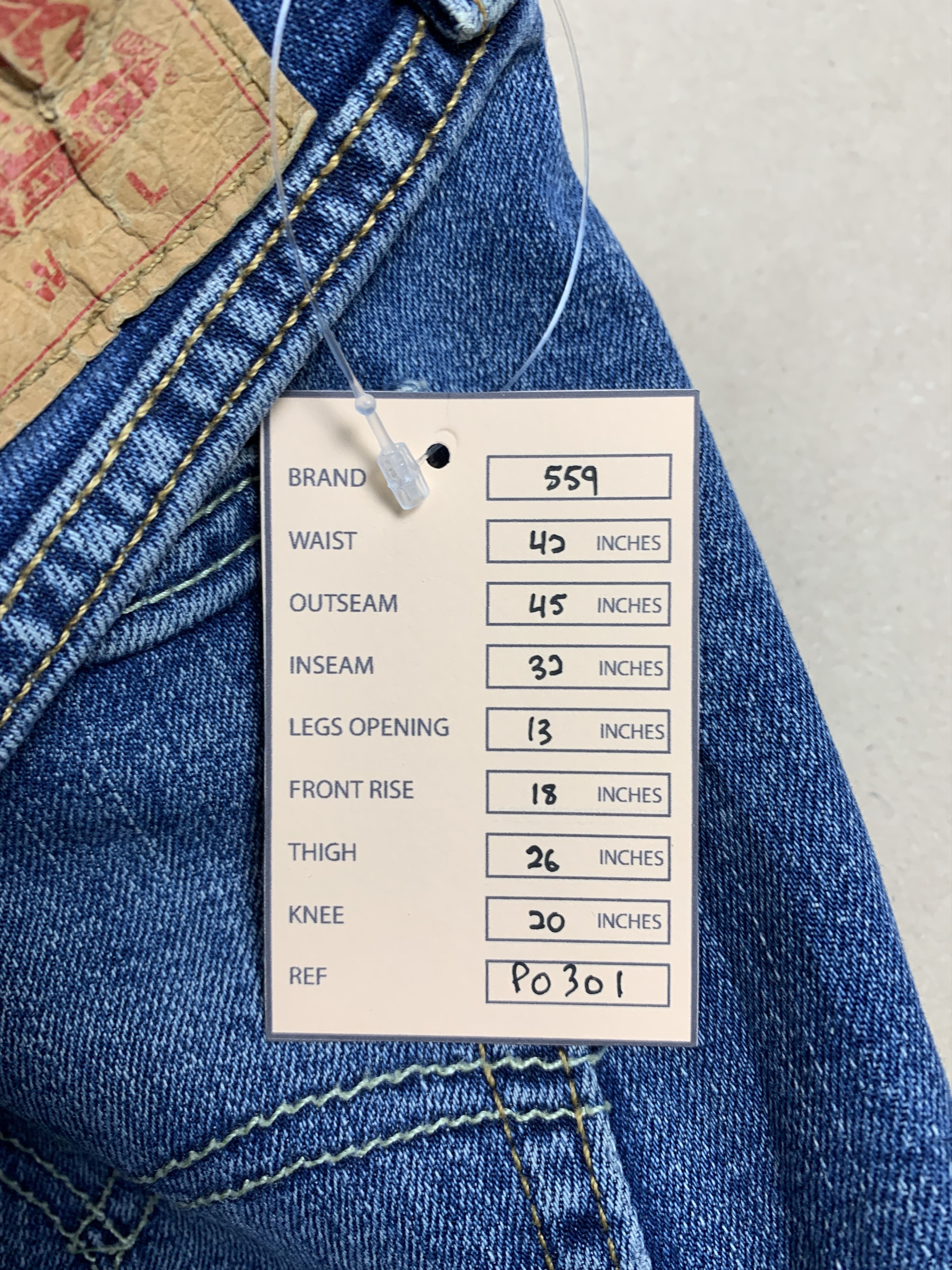 Levi's Levis Vintage 559 Straight Cut Faded Blue Jeans Size US 42 / EU 58 - 21 Thumbnail