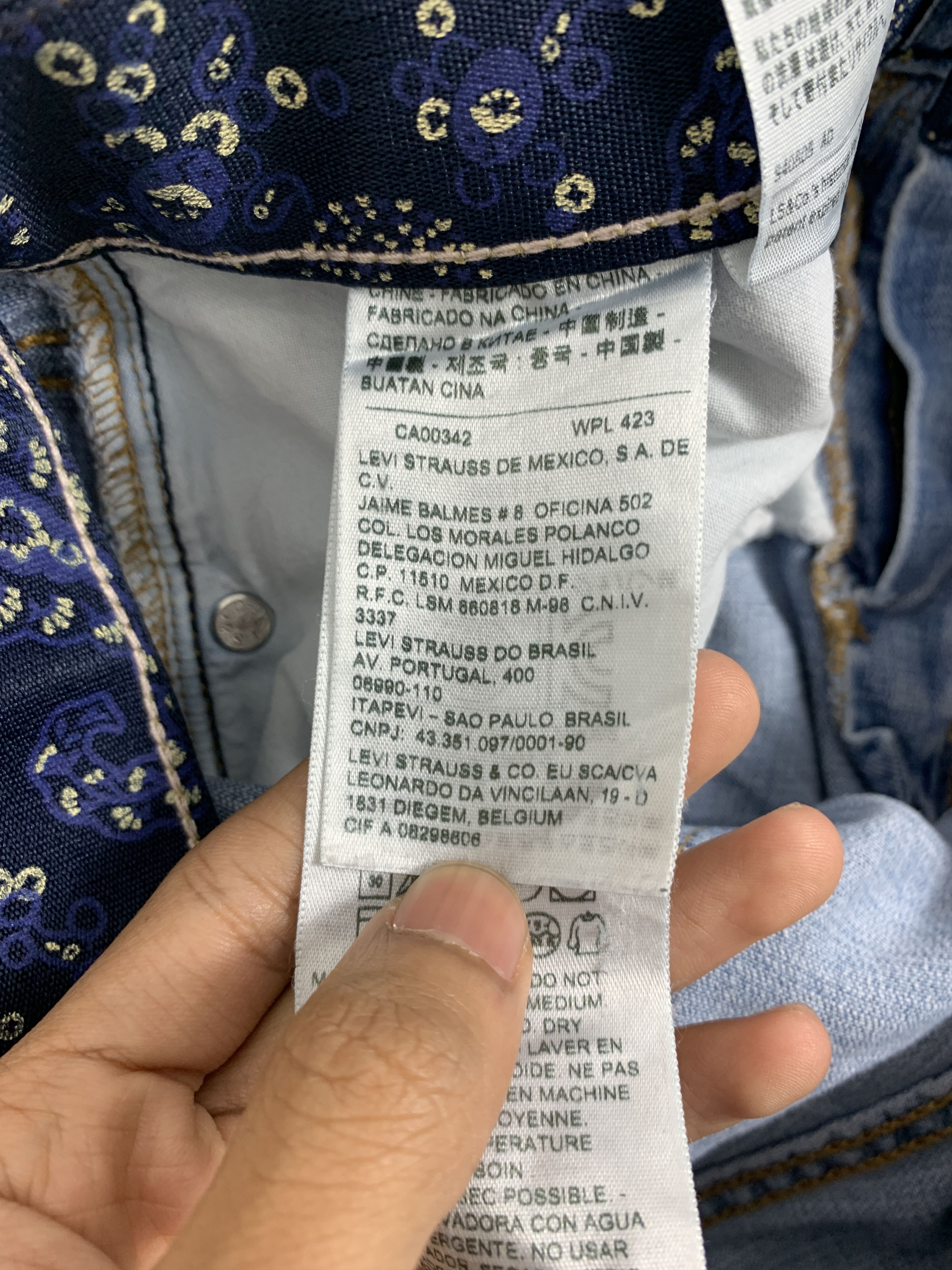 Levi's Vintage Levis 525 Straight Cut Mid Wash Jeans Size 32" / US 10 / IT 46 - 16 Thumbnail