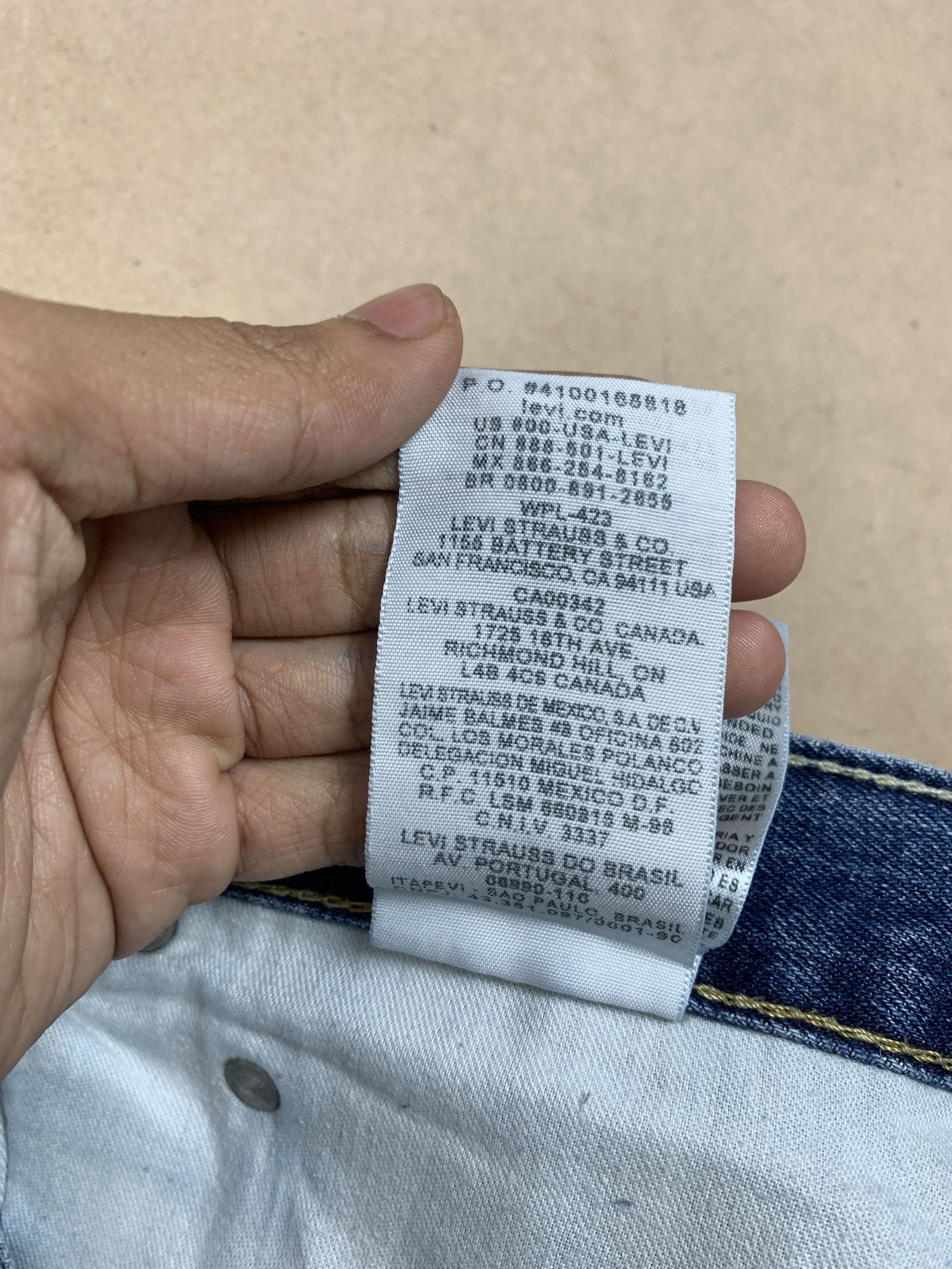 Levi's Vintage Levis 550 Straight Cut Distressed Faded Blue Jeans Size US 36 / EU 52 - 16 Thumbnail