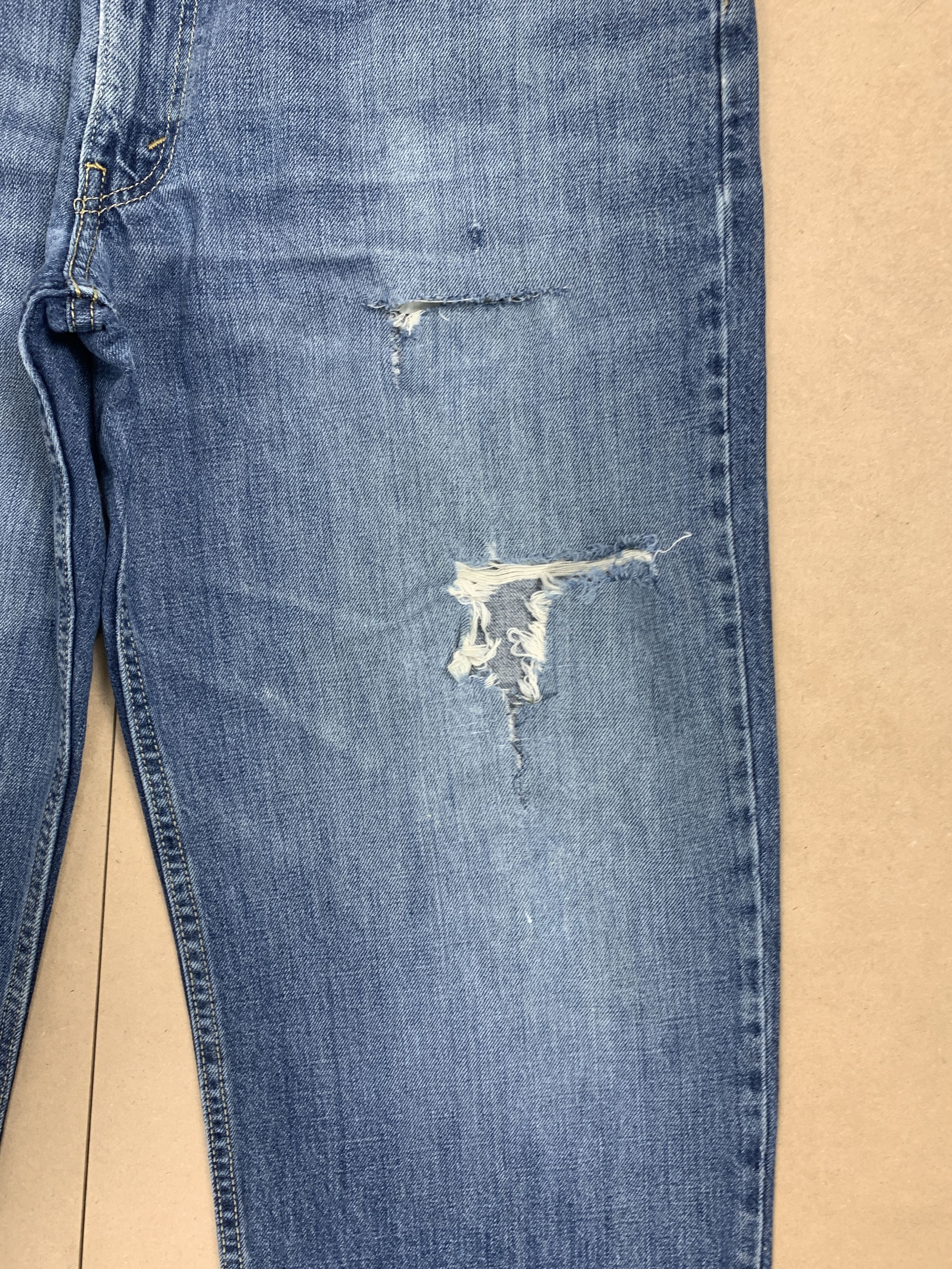 Levi's Vintage Levis 550 Straight Cut Distressed Faded Blue Jeans Size US 36 / EU 52 - 3 Thumbnail