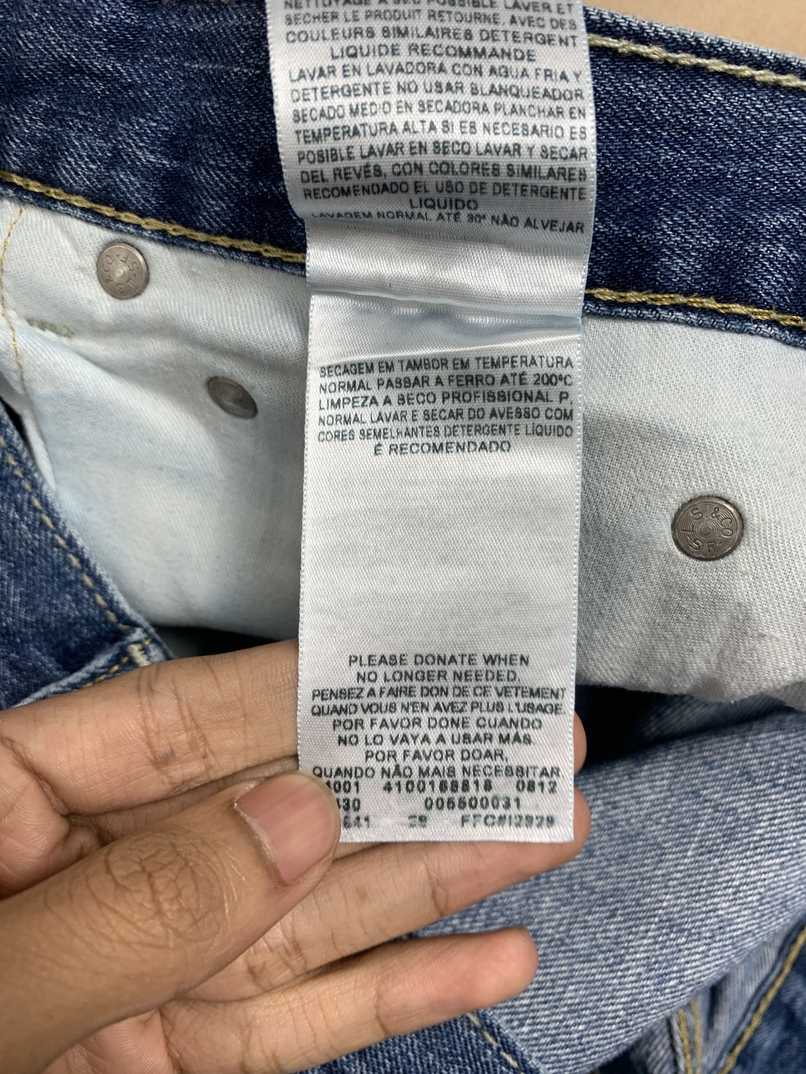 Levi's Vintage Levis 550 Straight Cut Distressed Faded Blue Jeans Size US 36 / EU 52 - 15 Thumbnail