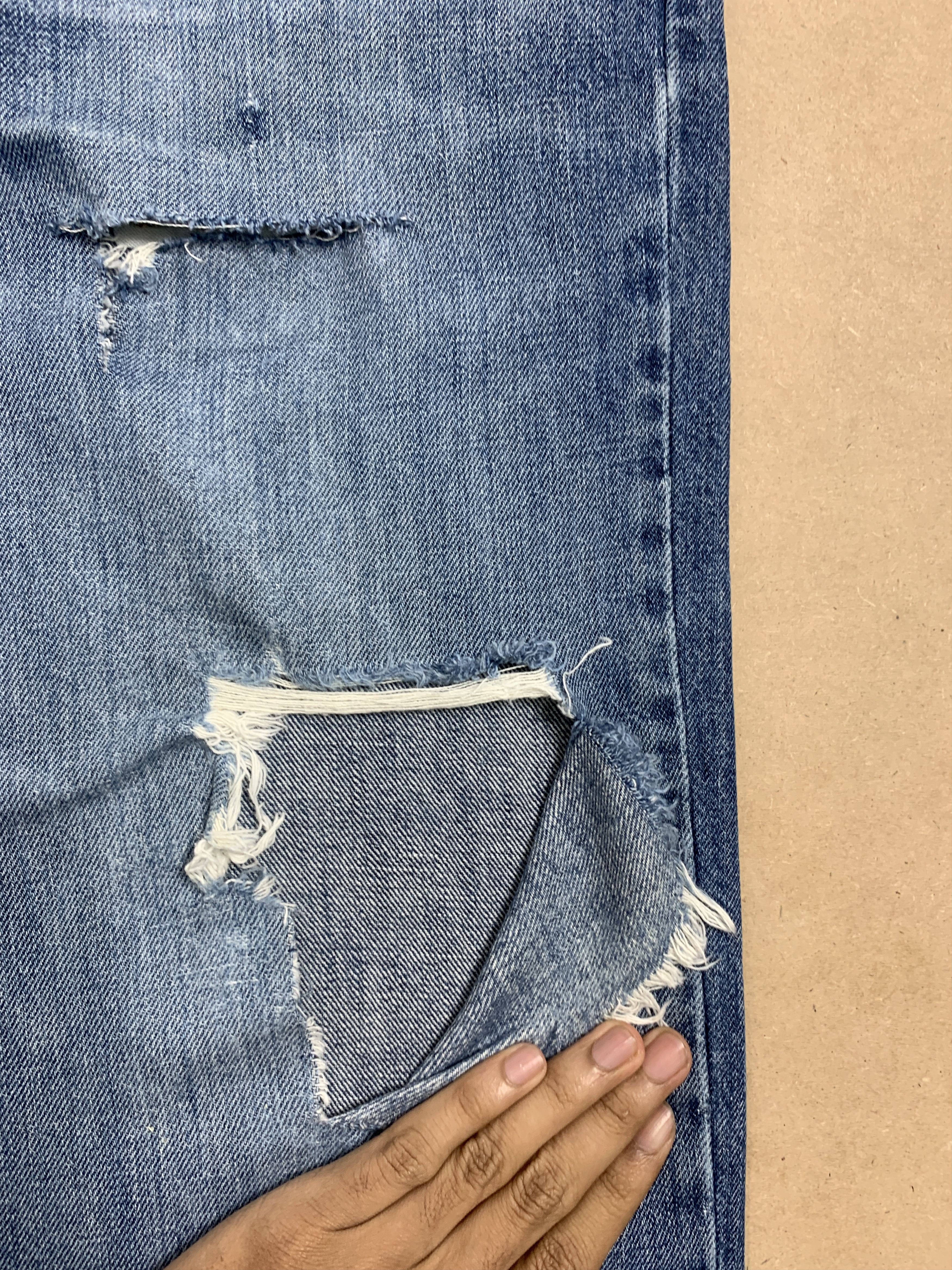 Levi's Vintage Levis 550 Straight Cut Distressed Faded Blue Jeans Size US 36 / EU 52 - 4 Thumbnail