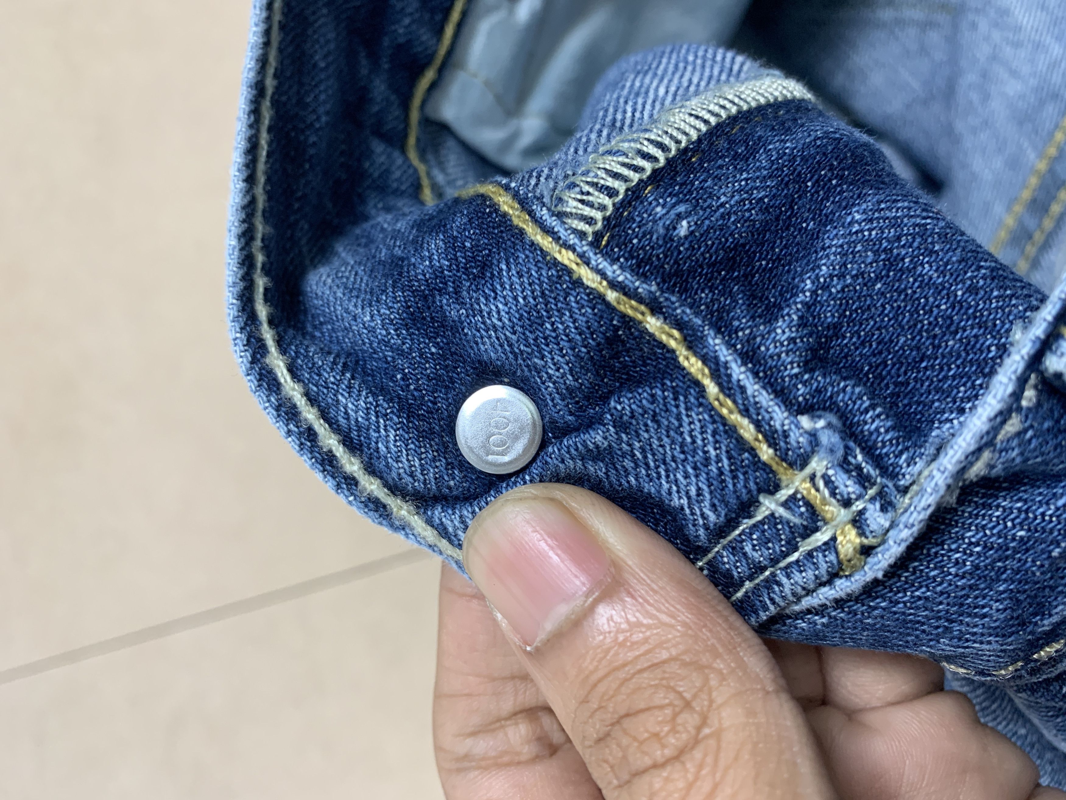 Levi's Vintage Levis 550 Straight Cut Distressed Faded Blue Jeans Size US 36 / EU 52 - 17 Thumbnail