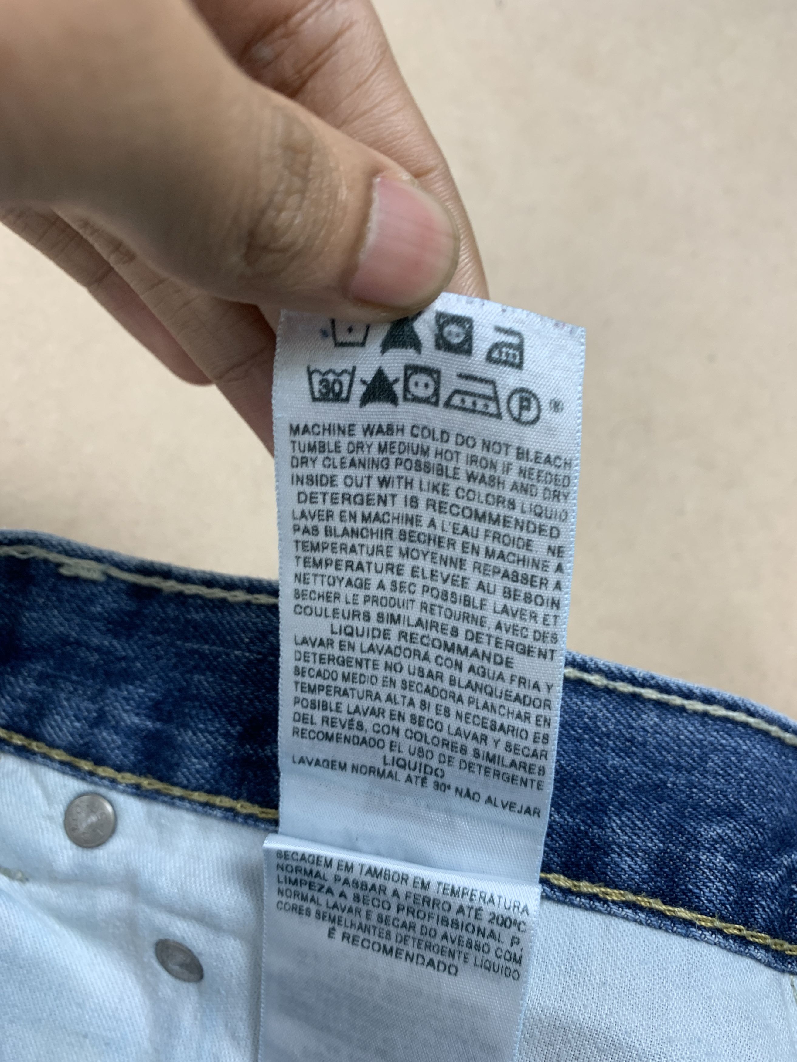 Levi's Vintage Levis 550 Straight Cut Distressed Faded Blue Jeans Size US 36 / EU 52 - 14 Thumbnail