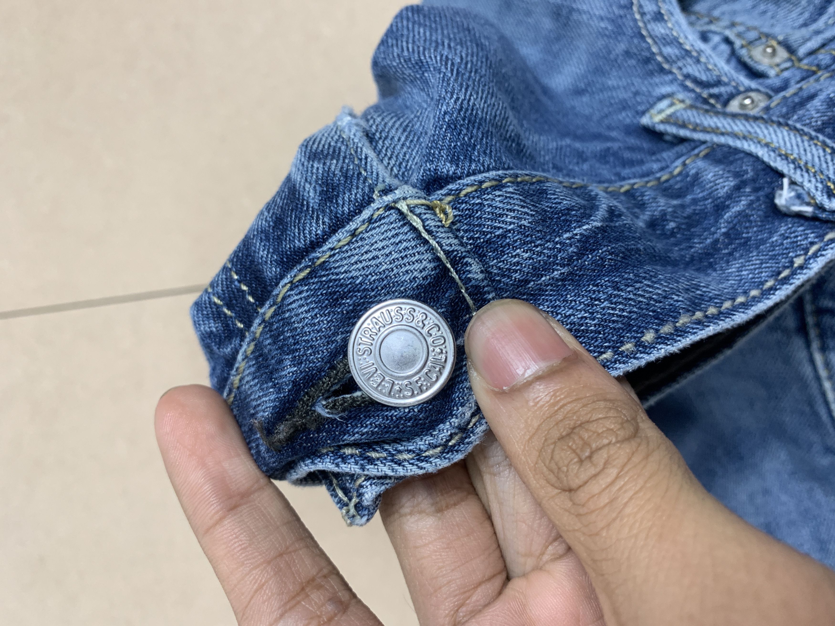 Levi's Vintage Levis 550 Straight Cut Distressed Faded Blue Jeans Size US 36 / EU 52 - 18 Thumbnail