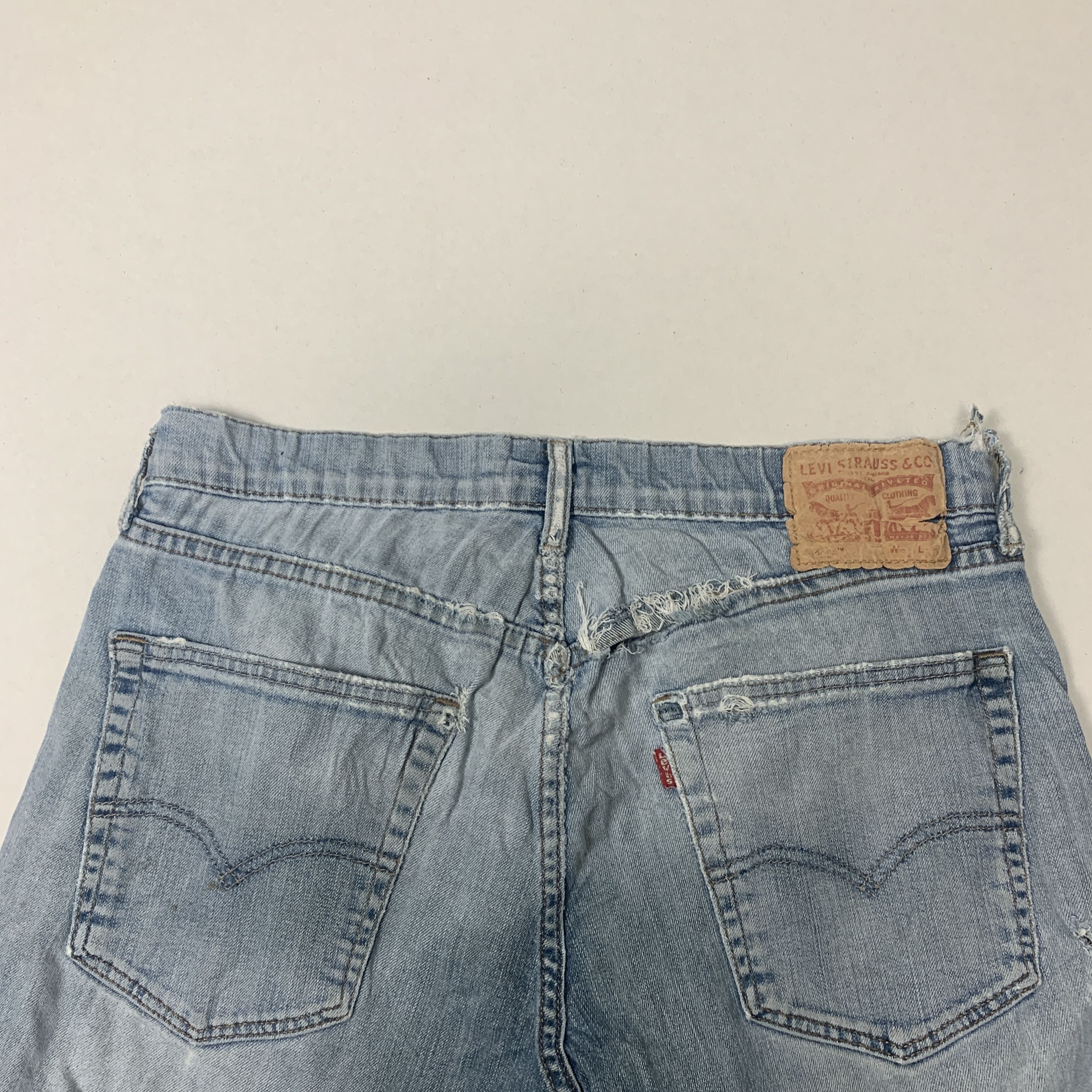 Levi's Vintage LEVI'S Flared Bootcut Distressed Jeans P0030 Size US 34 / EU 50 - 21 Thumbnail
