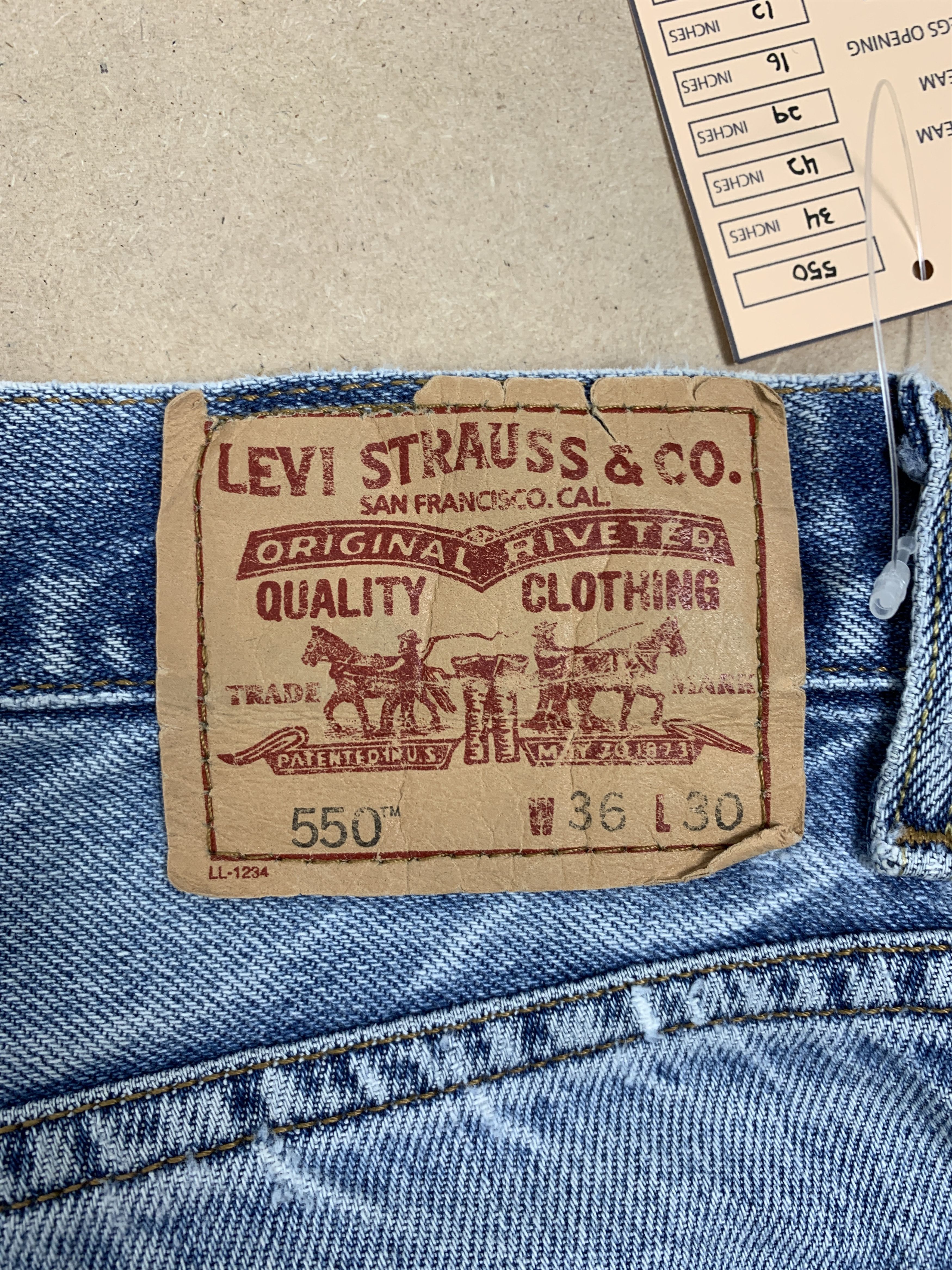 Levi's Vintage Levis 550 Straight Cut Mid Wash Jeans Size US 34 / EU 50 - 9 Thumbnail