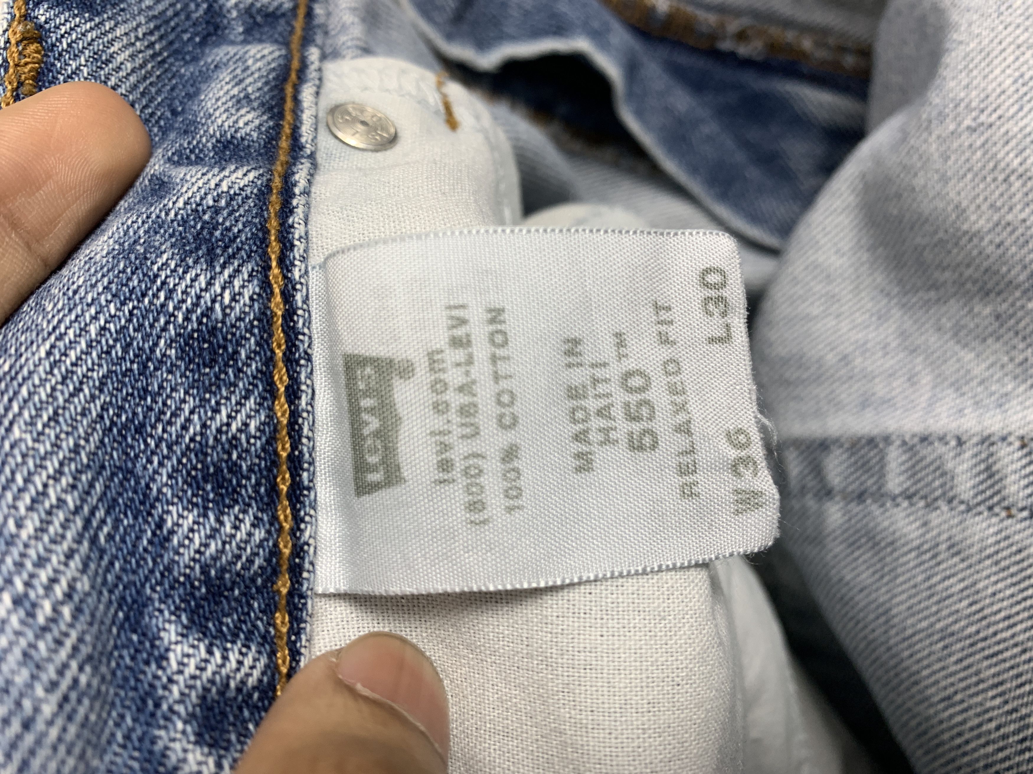Levi's Vintage Levis 550 Straight Cut Mid Wash Jeans Size US 34 / EU 50 - 12 Thumbnail