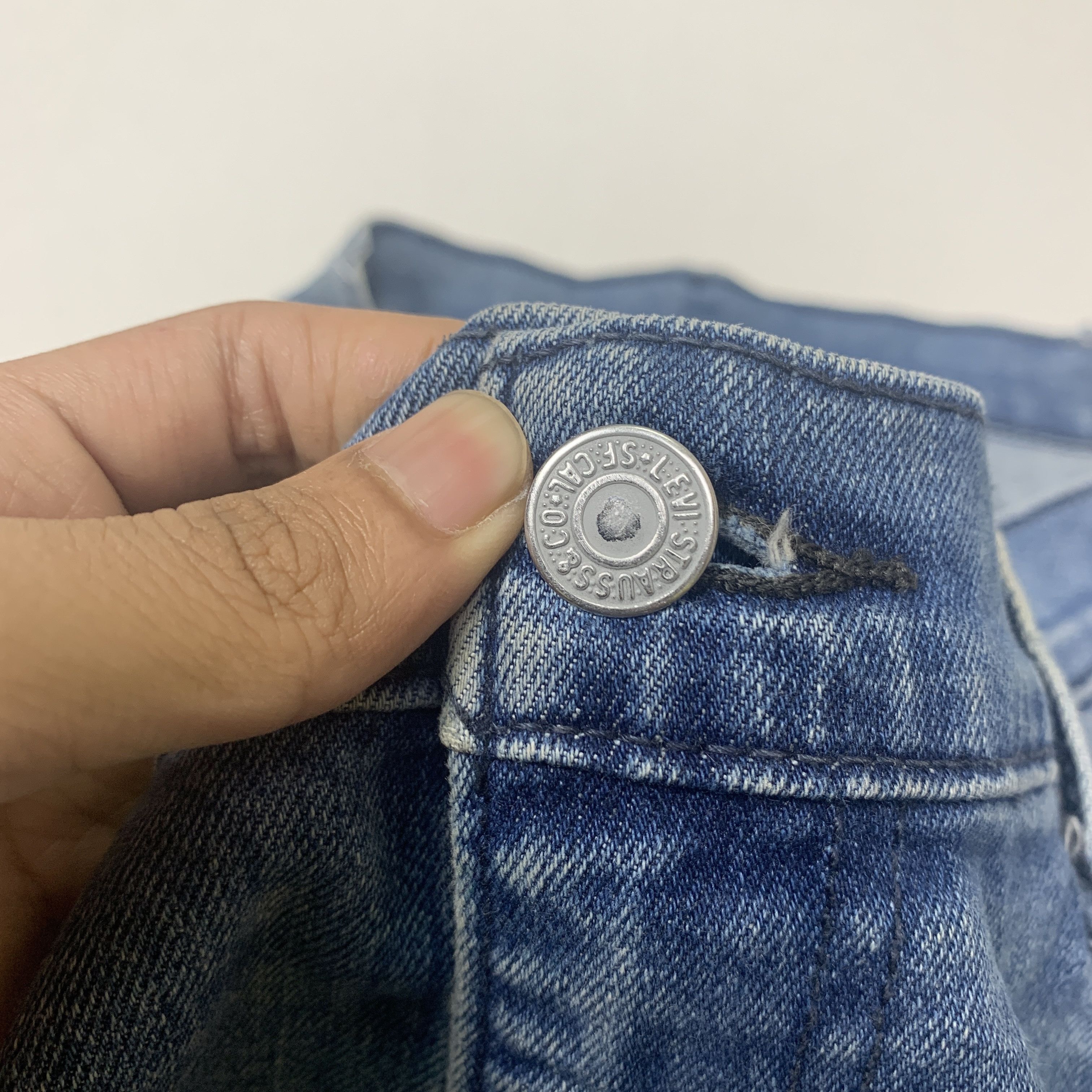Levi's × Vintage Vintage LEVI'S 514 Faded Mid Wash Straight Cut Jeans Size US 38 / EU 54 - 6 Thumbnail