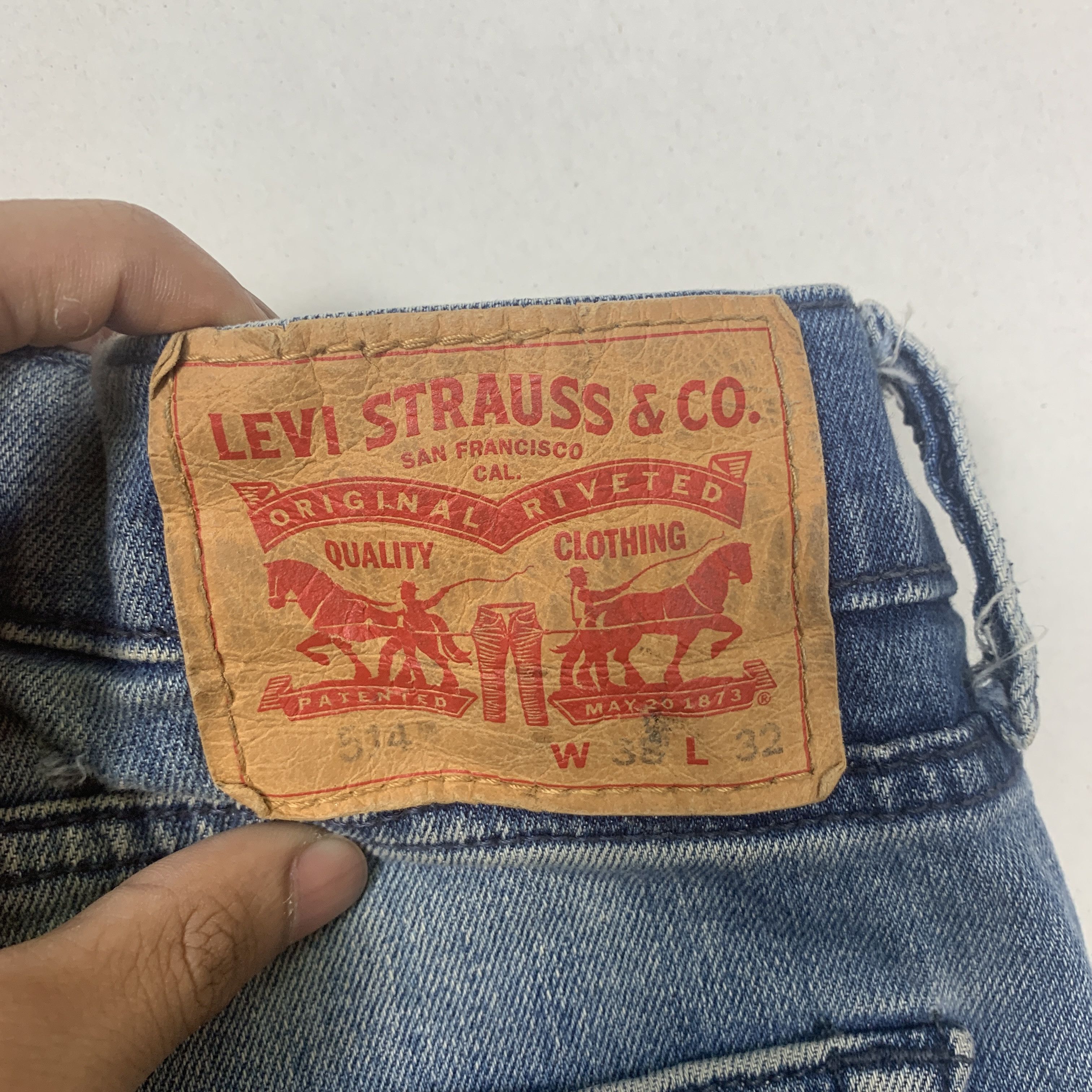Levi's × Vintage Vintage LEVI'S 514 Faded Mid Wash Straight Cut Jeans Size US 38 / EU 54 - 13 Thumbnail