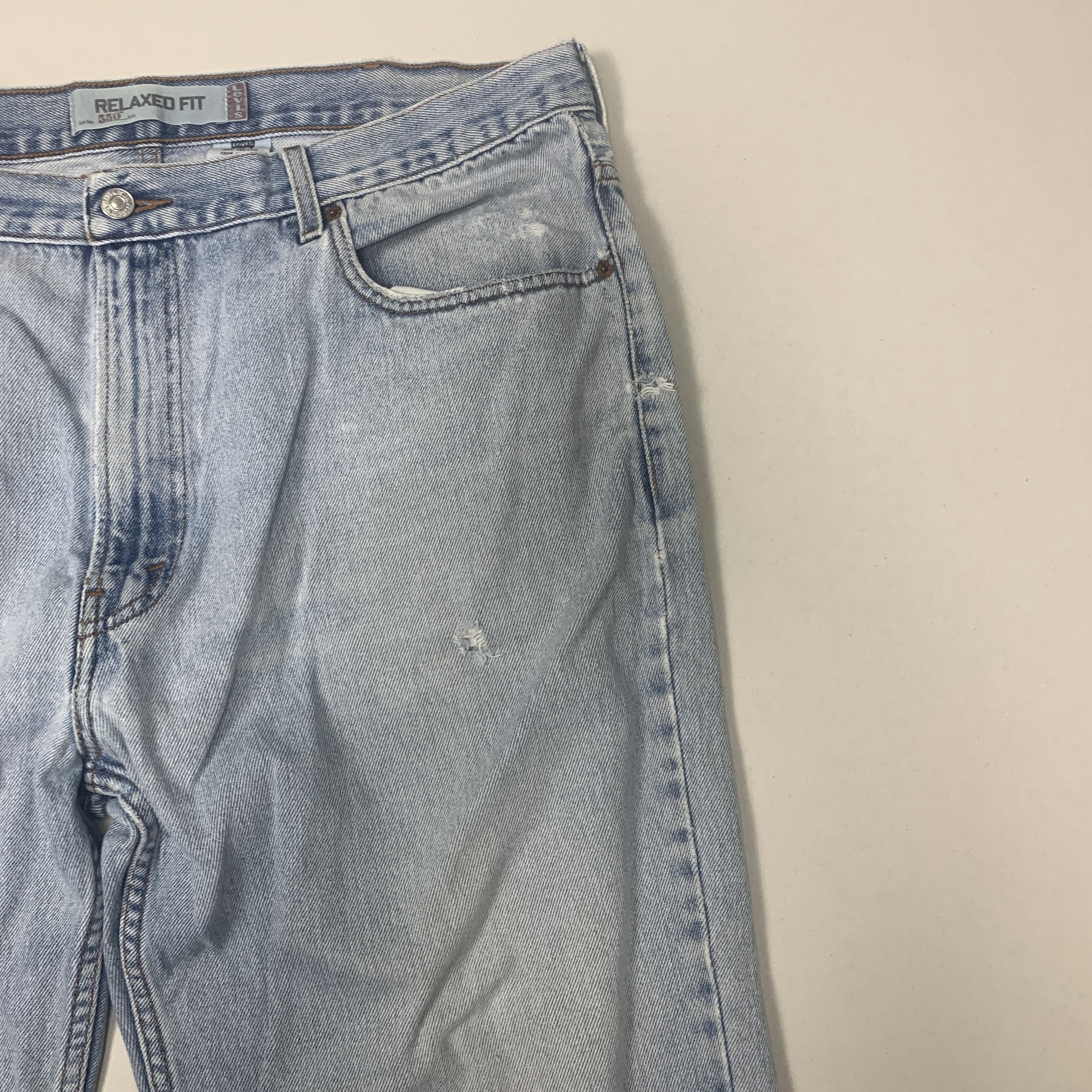 Levi's × Vintage Vintage LEVI'S 550 Distress Faded Straight Cut Mid Wash Size US 40 / EU 56 - 2 Thumbnail