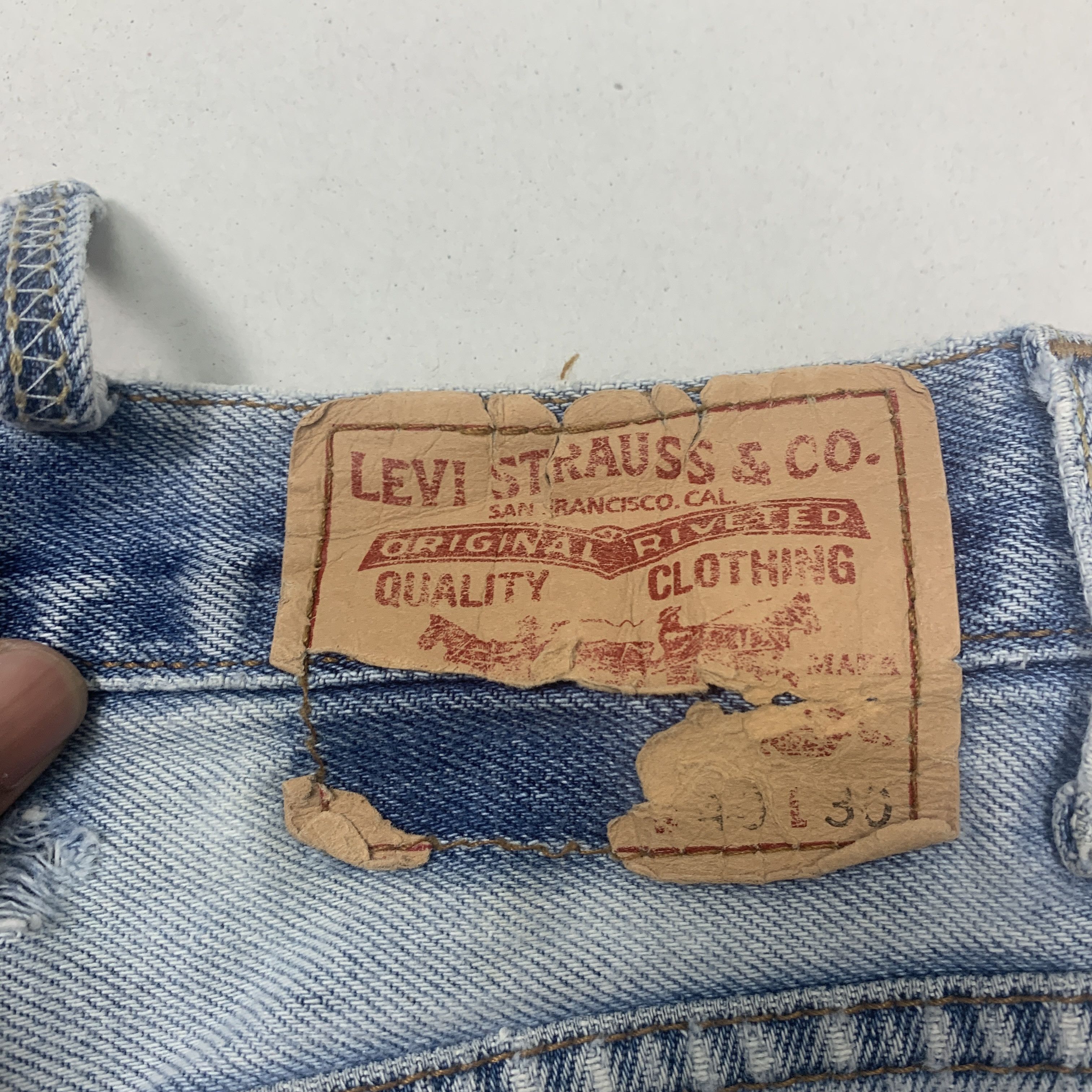Levi's × Vintage Vintage LEVI'S 550 Distress Faded Straight Cut Mid Wash Size US 40 / EU 56 - 17 Thumbnail