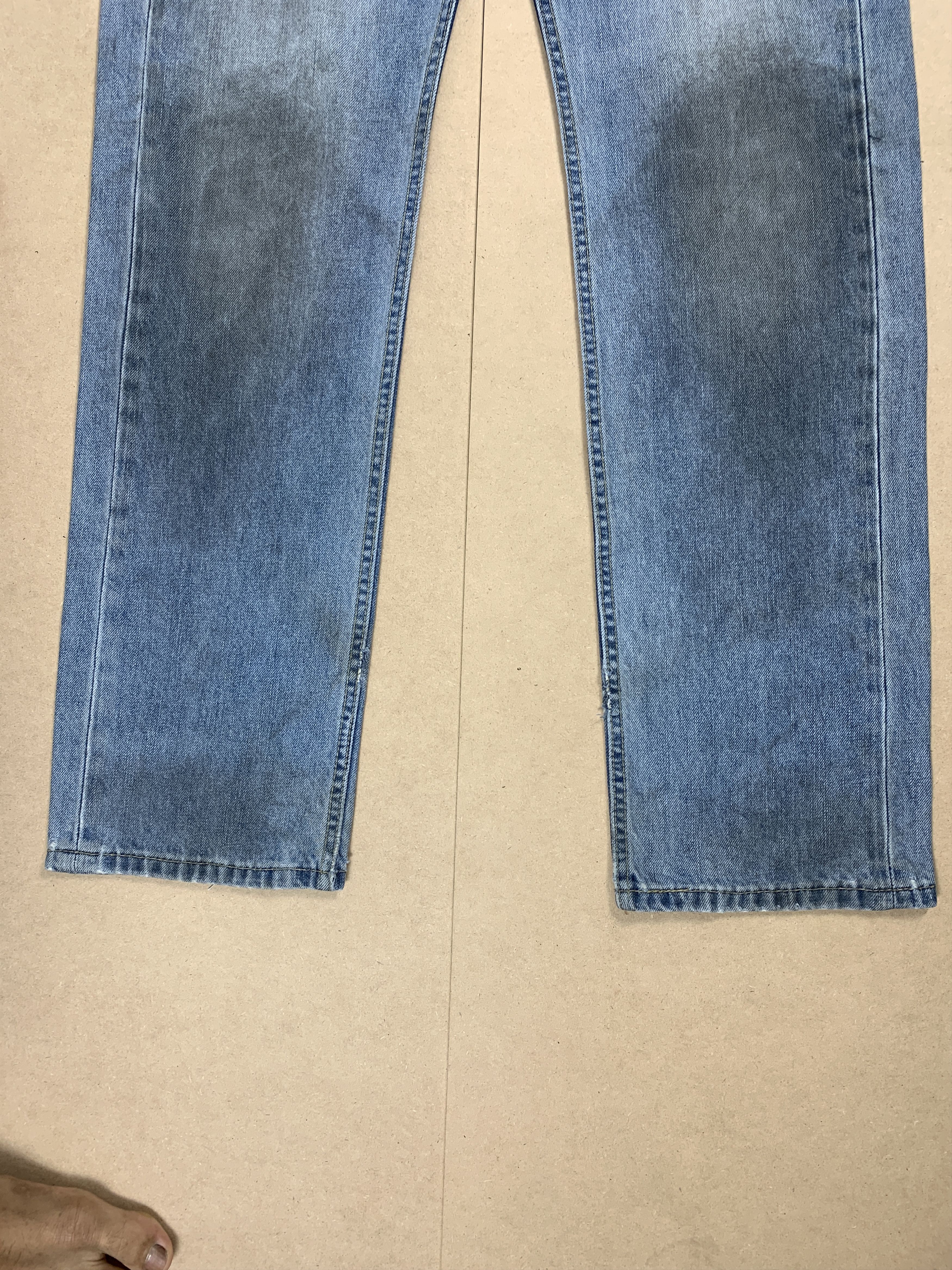 Levi's × Vintage Vintage Levis 505 Distress Straight Cut Mid Wash Jeans Size US 32 / EU 48 - 4 Thumbnail