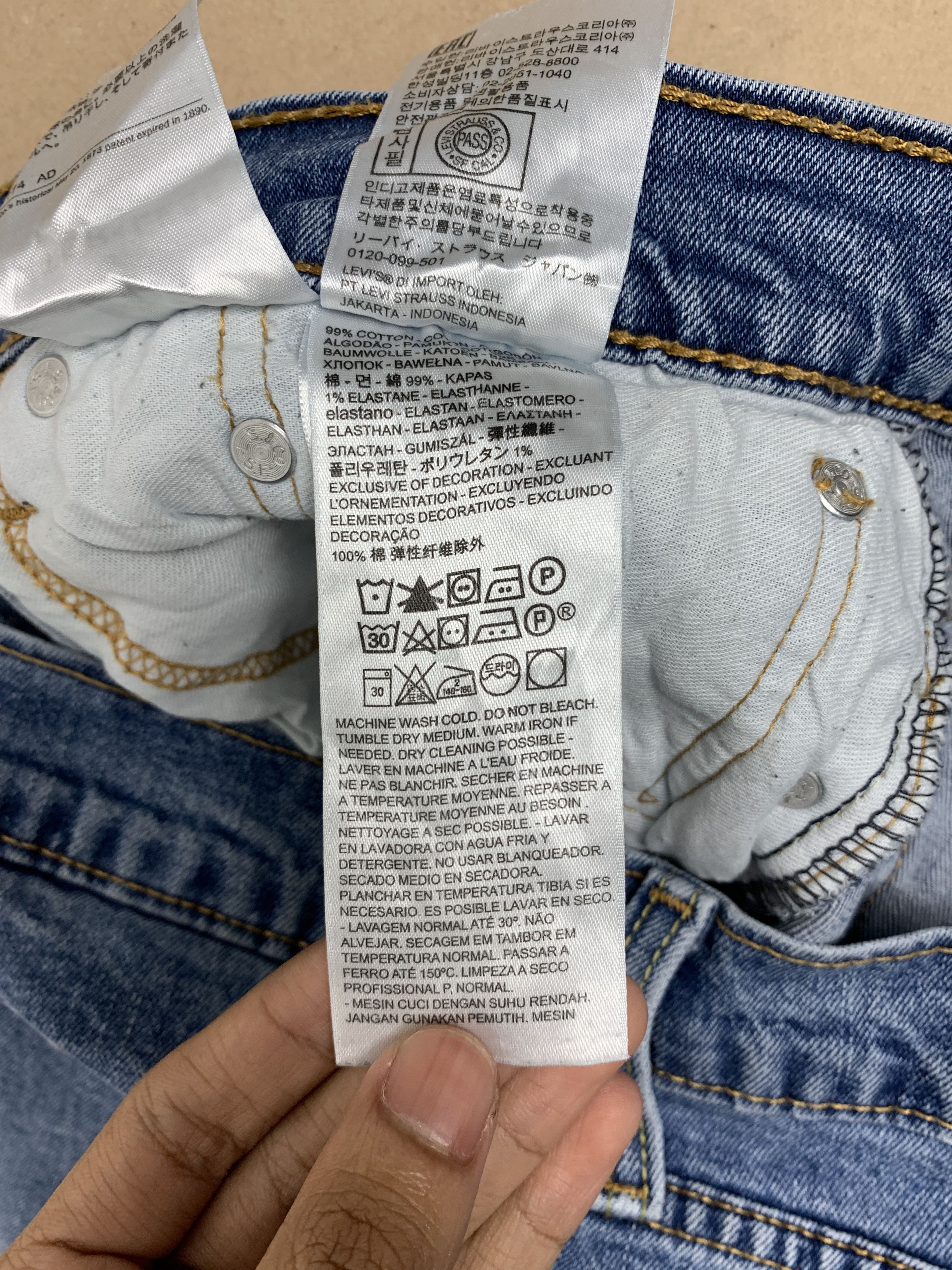 Levi's × Vintage Vintage Levis 541 Distressed Faded Mid Wash Jeans Size US 37 - 19 Thumbnail