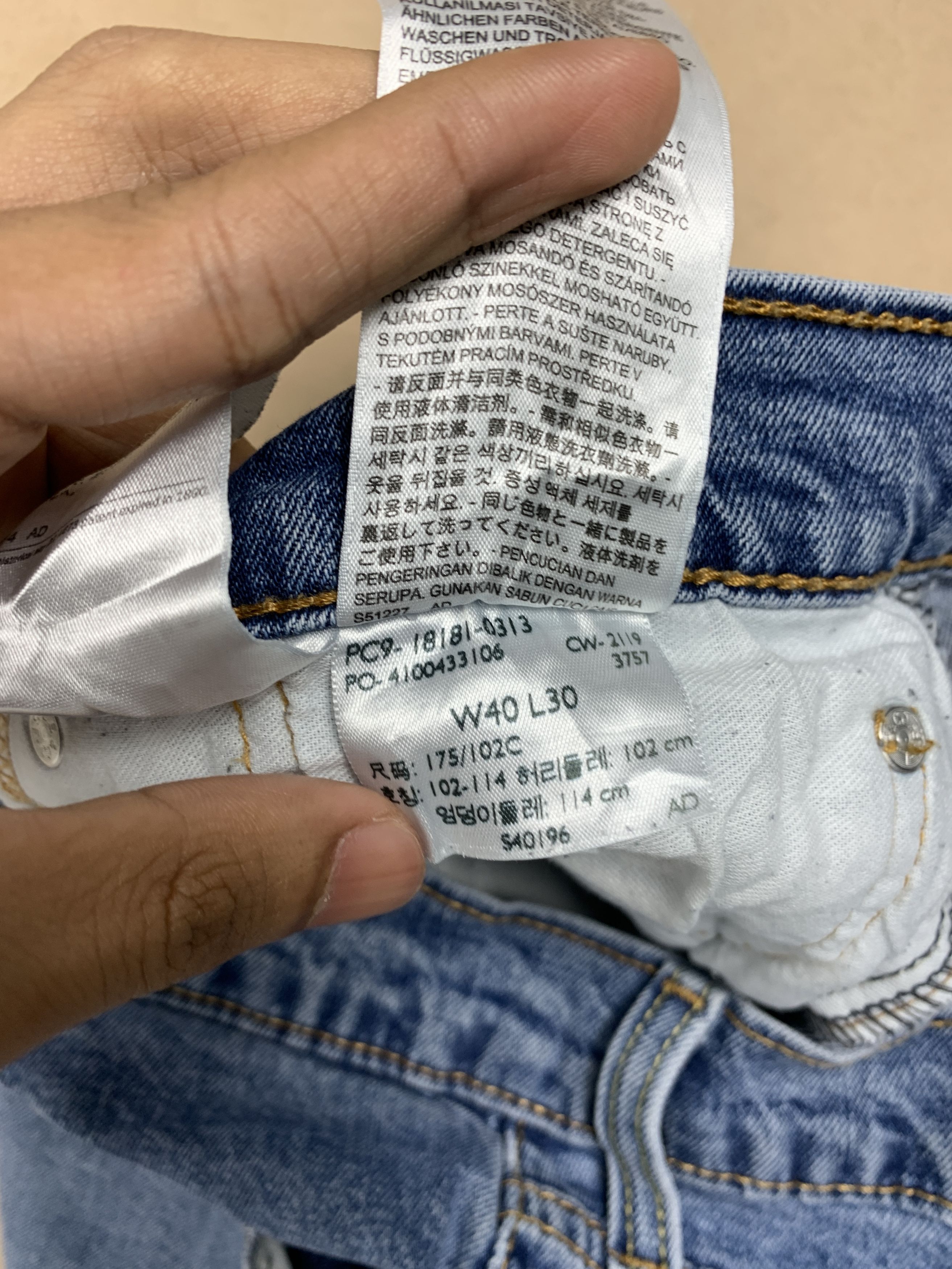 Levi's × Vintage Vintage Levis 541 Distressed Faded Mid Wash Jeans Size US 37 - 21 Thumbnail
