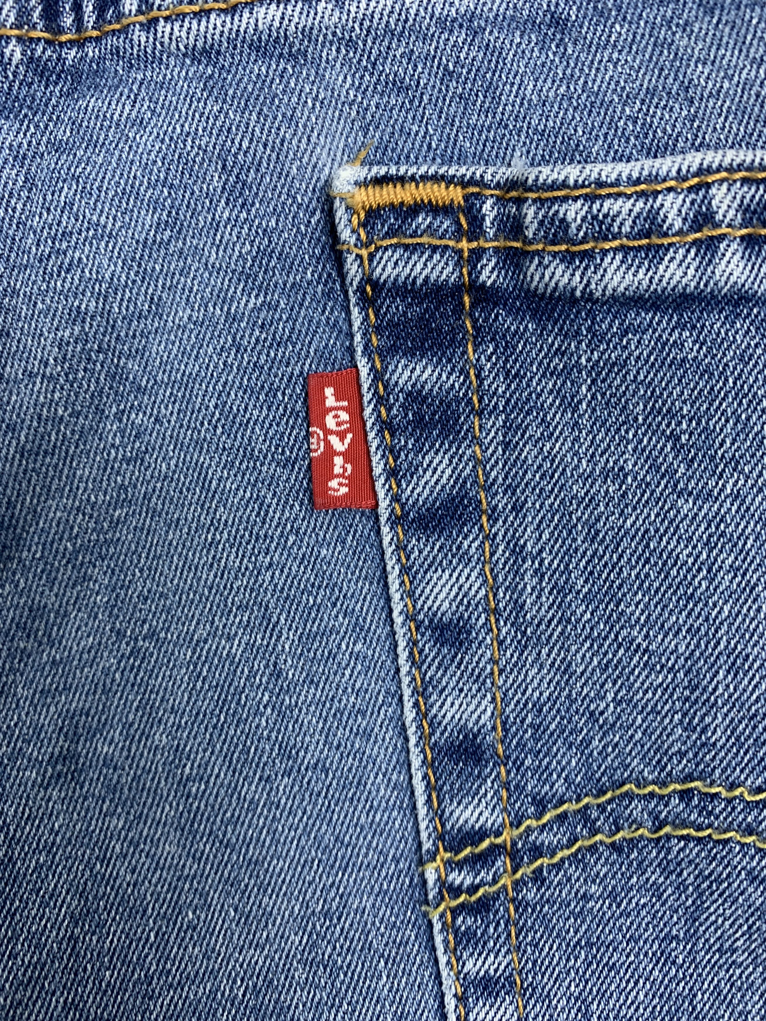 Levi's × Vintage Vintage Levis 541 Distressed Faded Mid Wash Jeans Size US 37 - 13 Thumbnail