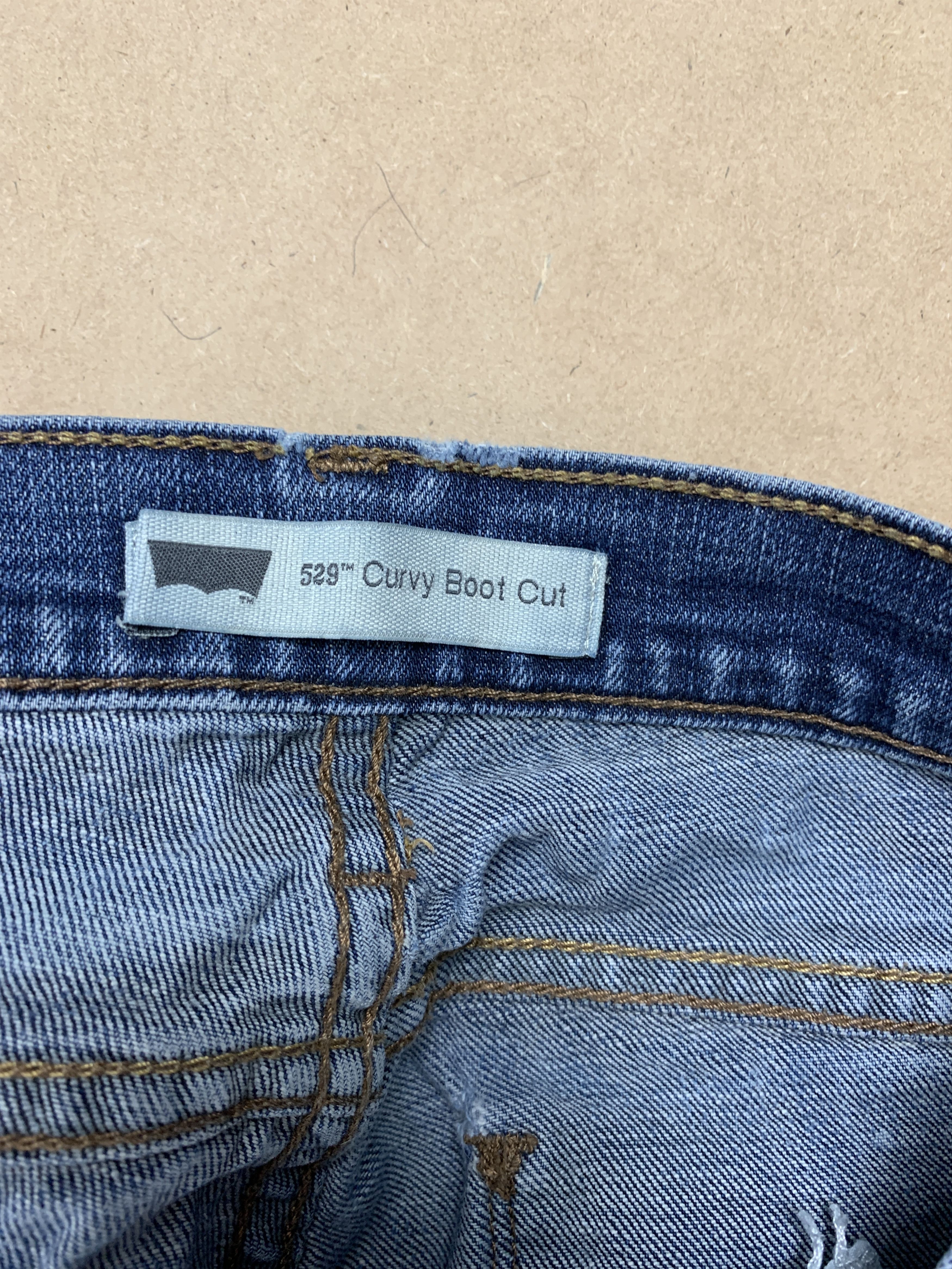 Levi's Vintage Levi's 529 Curvy Boot Cut Medium Wash Jeans Size 24" / US 00 / IT 34 - 11 Thumbnail