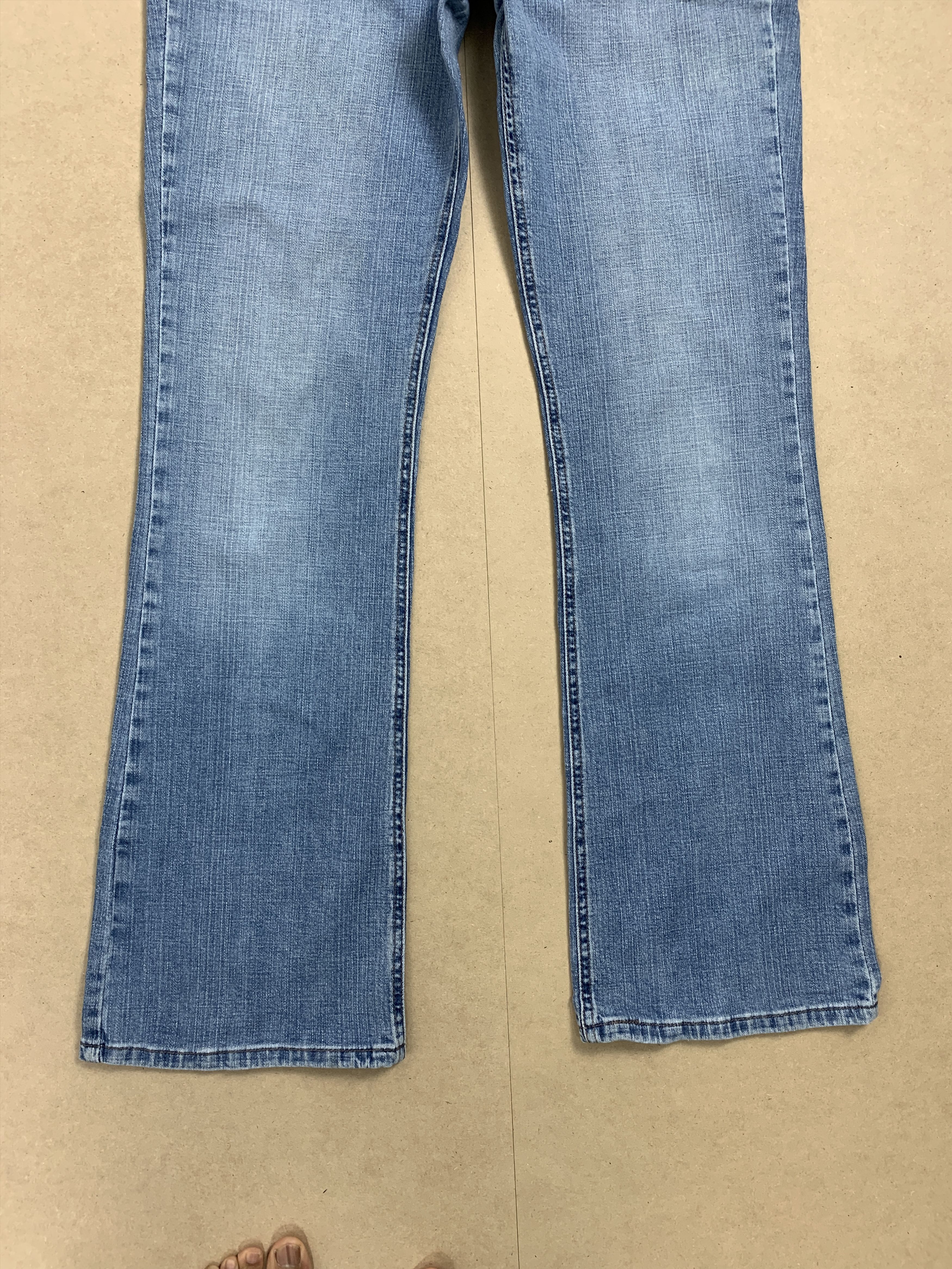 Levi's Vintage Levis 526 Boot Cut Faded Mid Blue Jeans Size US 32 / EU 48 - 4 Thumbnail