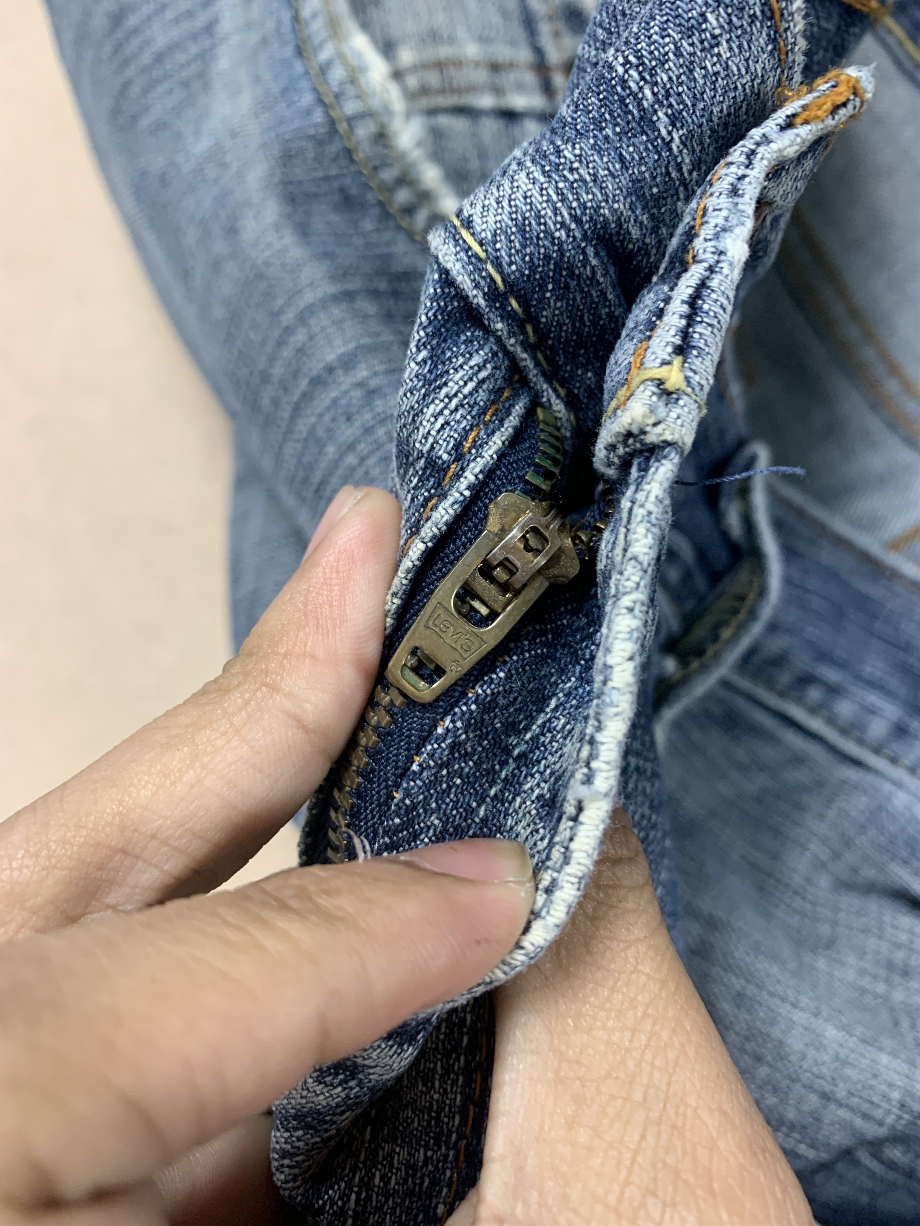 Levi's Vintage LEVI'S 505 Distressed Faded Mid Wash Jeans Size US 38 / EU 54 - 18 Thumbnail