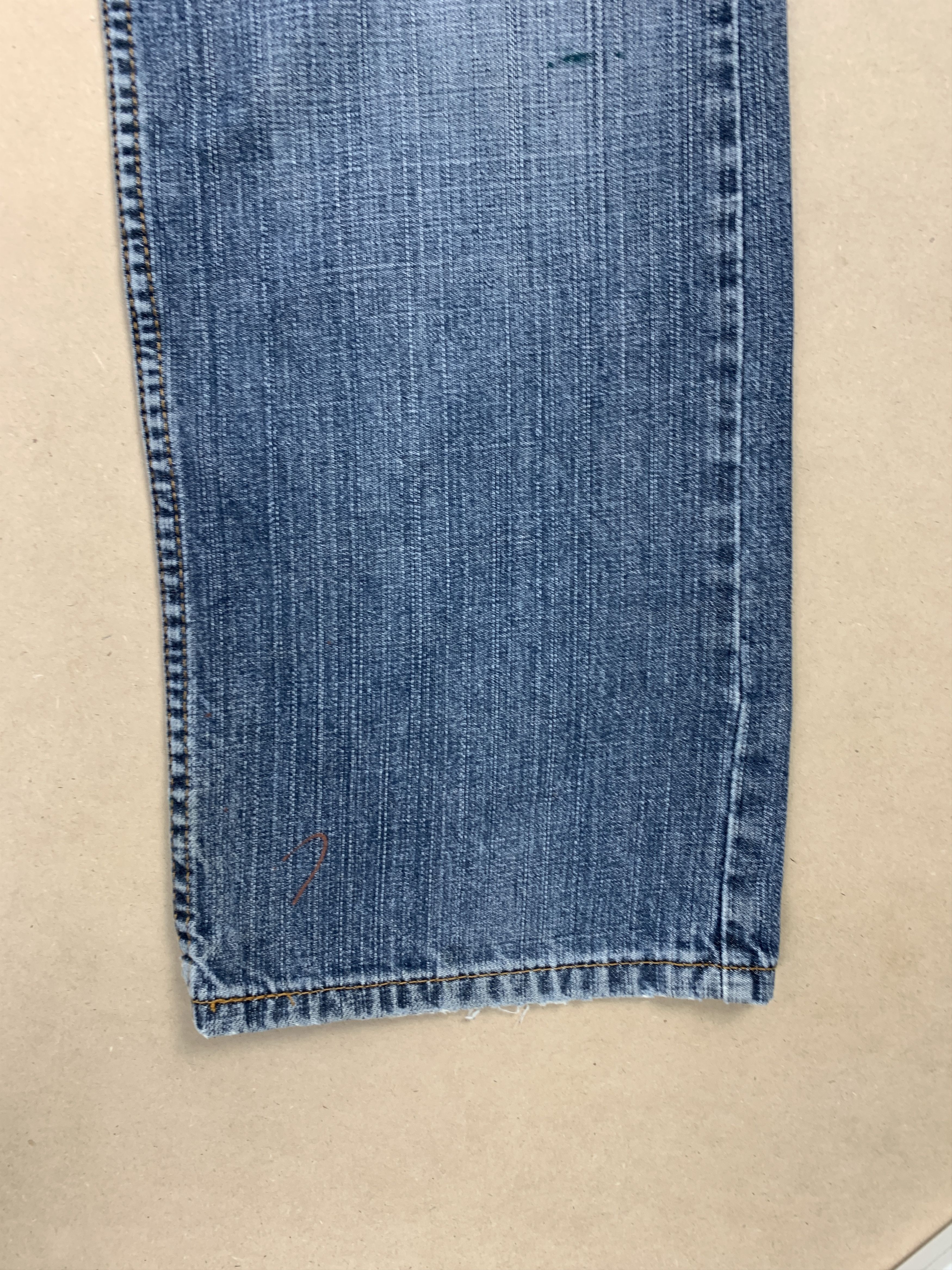 Levi's Vintage LEVI'S 505 Distressed Faded Mid Wash Jeans Size US 38 / EU 54 - 4 Thumbnail