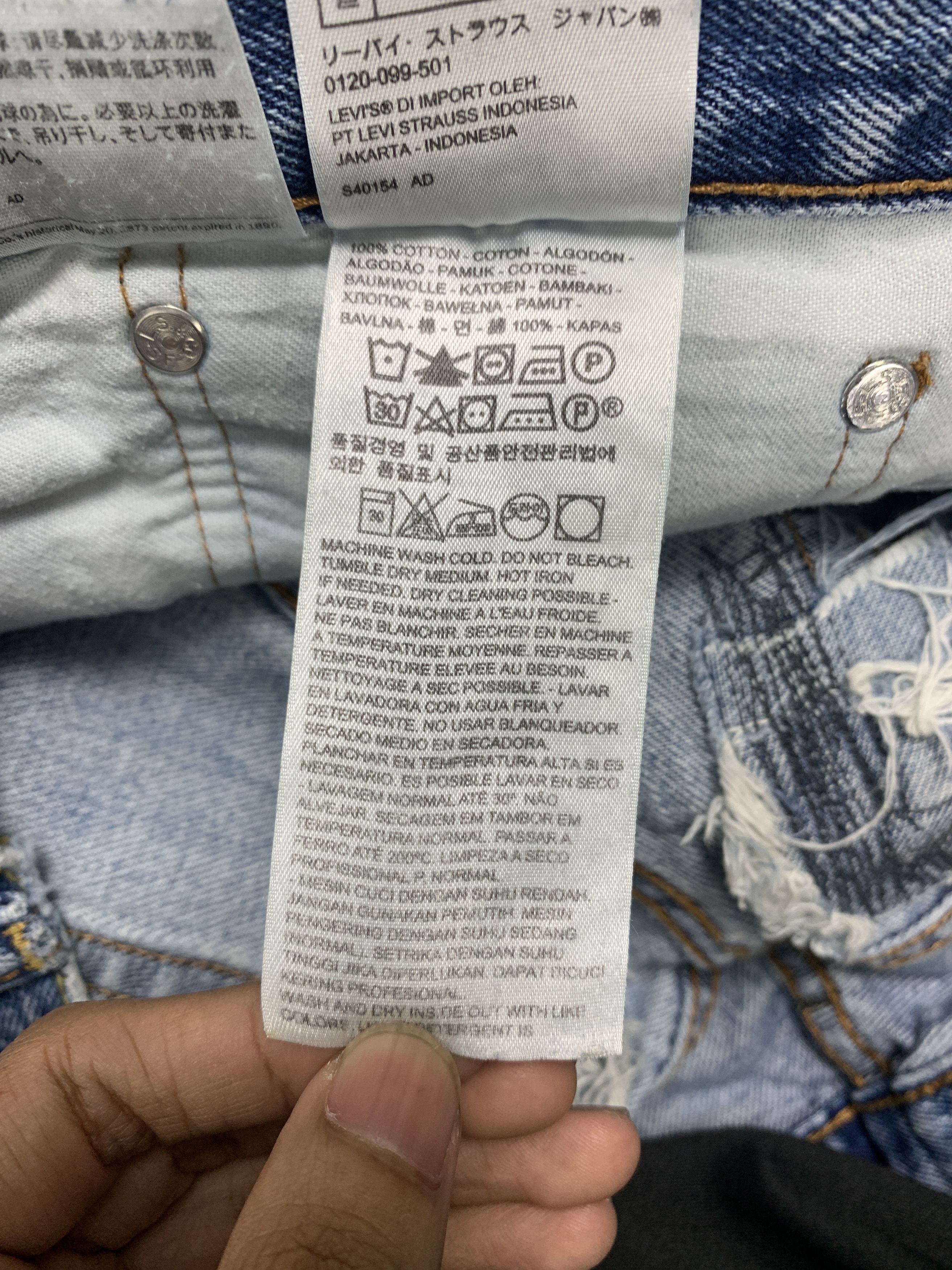Levi's × Vintage VIntage LEVI'S 505 Distressed Faded Light Wash Jeans Size US 34 / EU 50 - 14 Thumbnail