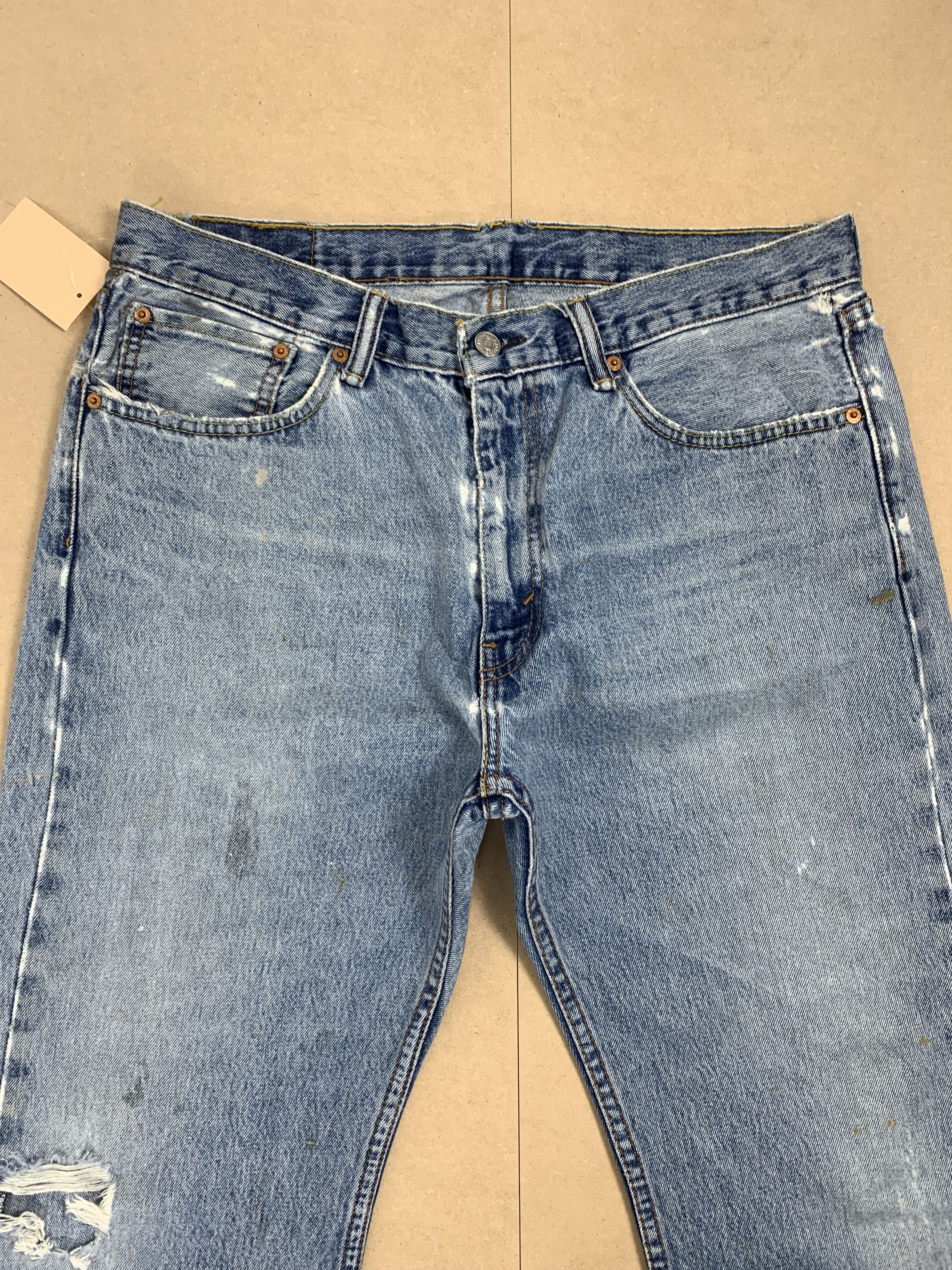 Levi's × Vintage VIntage LEVI'S 505 Distressed Faded Light Wash Jeans Size US 34 / EU 50 - 2 Thumbnail