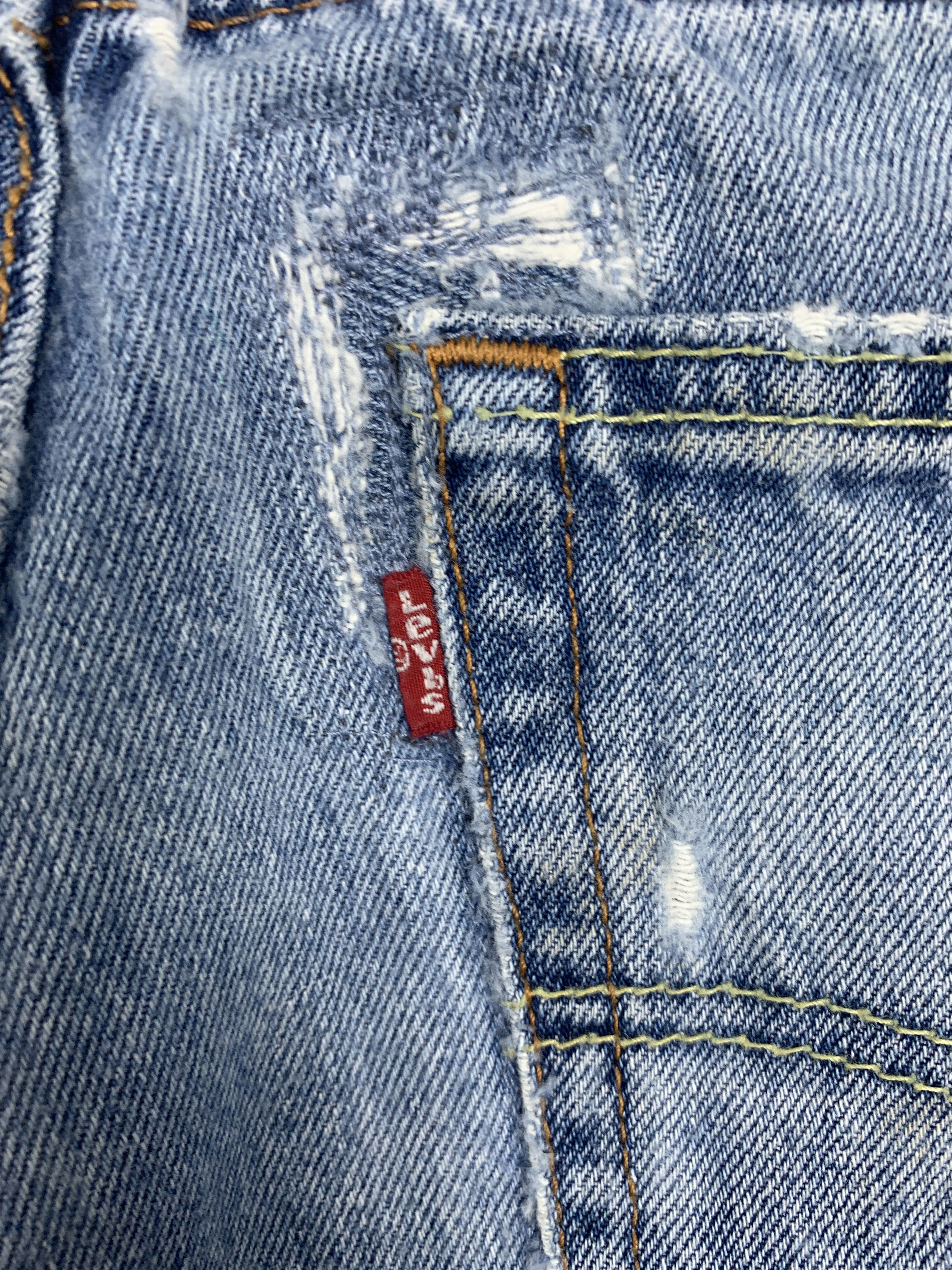 Levi's × Vintage VIntage LEVI'S 505 Distressed Faded Light Wash Jeans Size US 34 / EU 50 - 7 Thumbnail