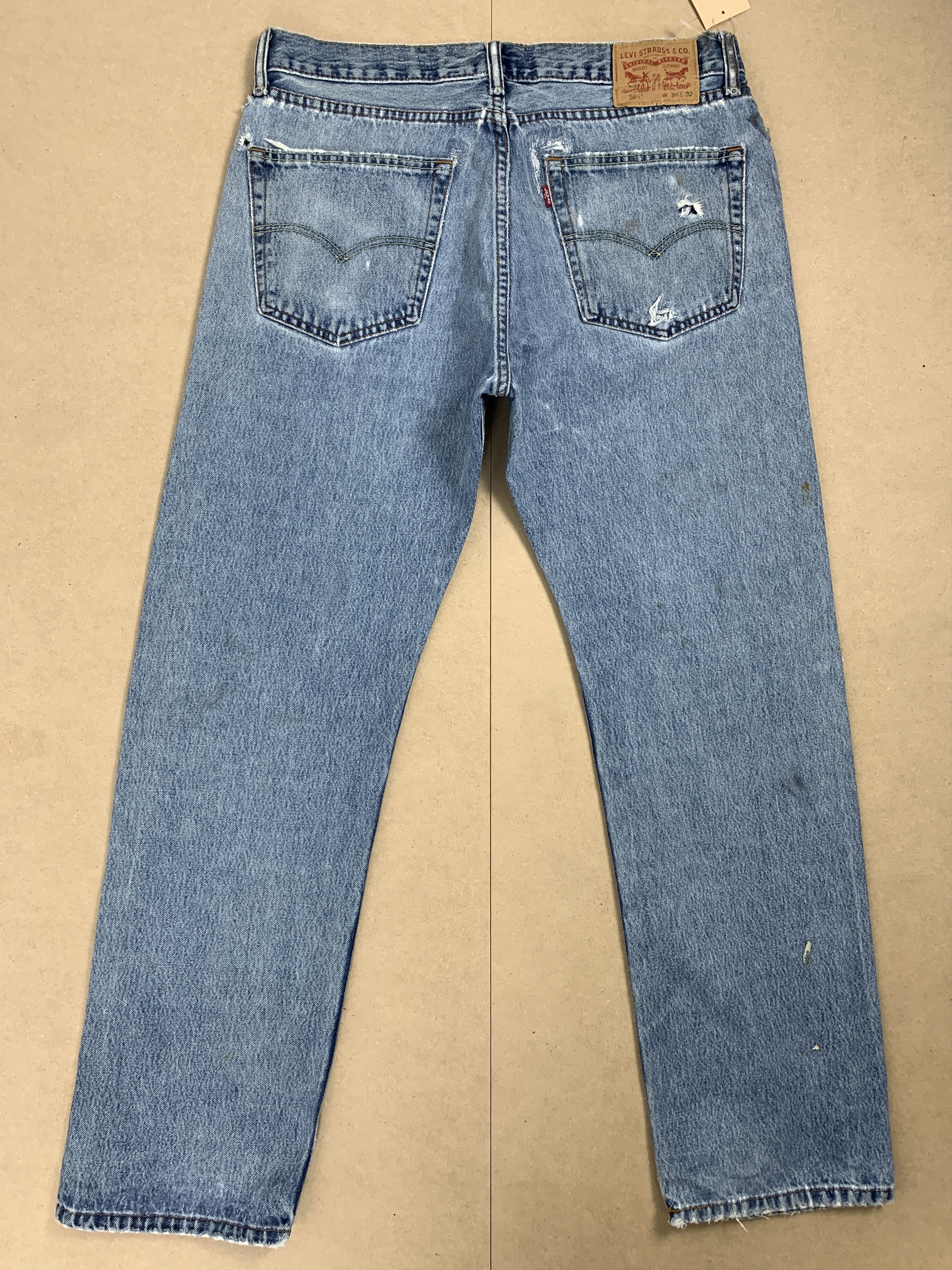 Levi's × Vintage VIntage LEVI'S 505 Distressed Faded Light Wash Jeans Size US 34 / EU 50 - 4 Thumbnail
