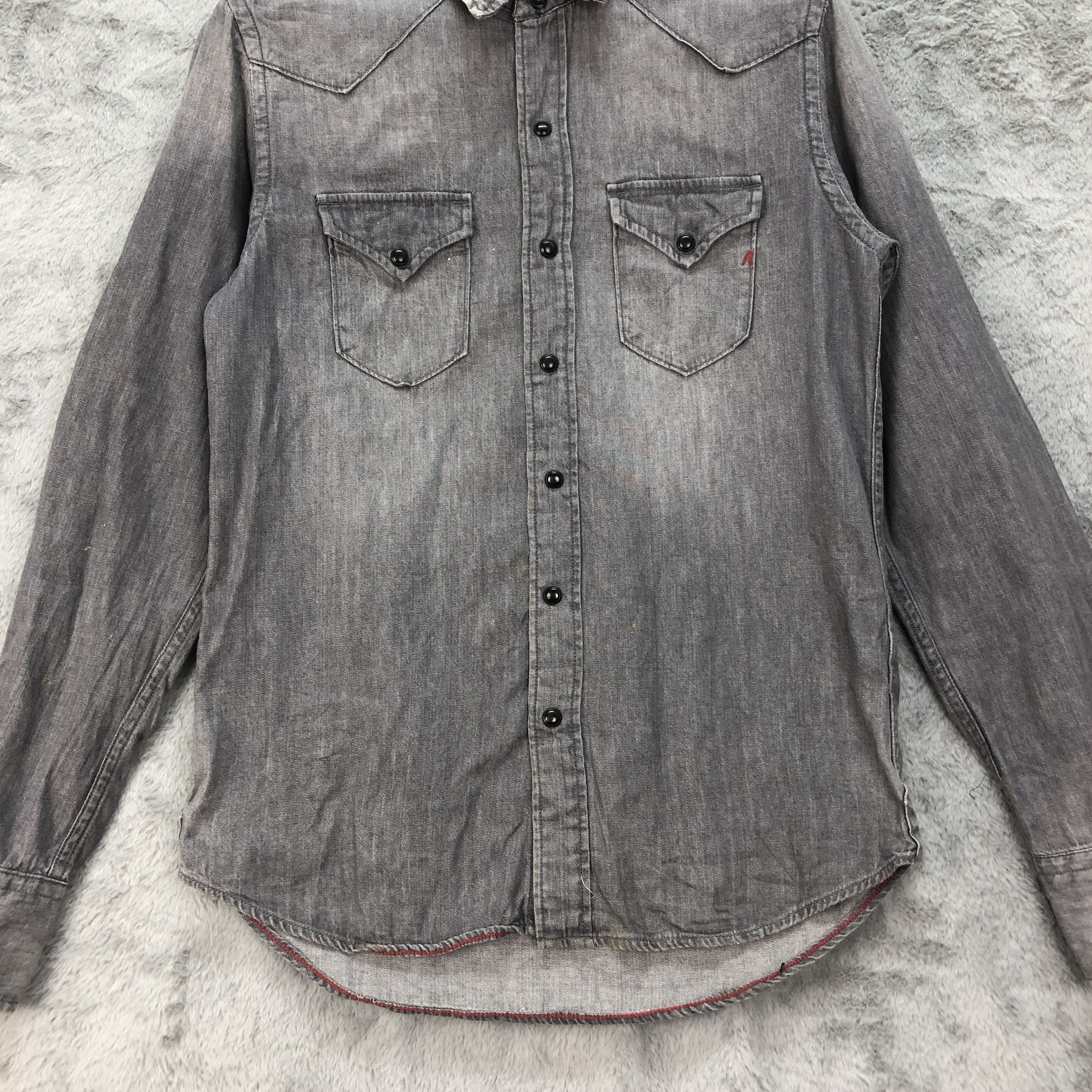 Japanese Brand Vintage Replay Denim Button Ups Shirt / Chambray #4734-166 Size US S / EU 44-46 / 1 - 4 Thumbnail
