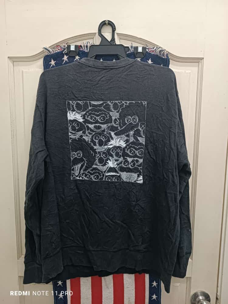Kaws × Uniqlo UNIQLO X KAWS EMBROIDERY SWEATSHIRT Size US XL / EU 56 / 4 - 5 Thumbnail