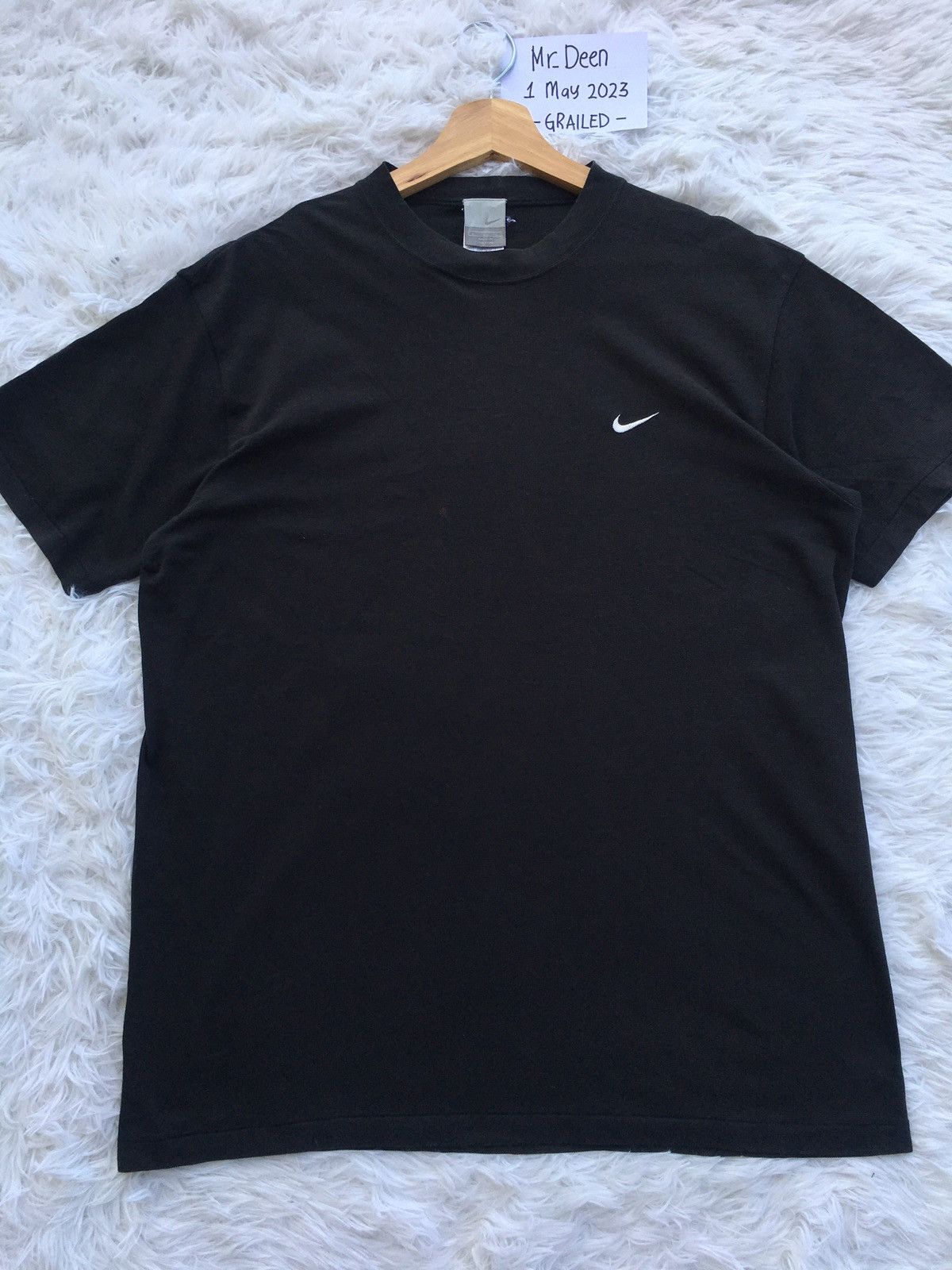 Nike Vintage Nike Swoosh Tshirt Size US L / EU 52-54 / 3 - 5 Thumbnail