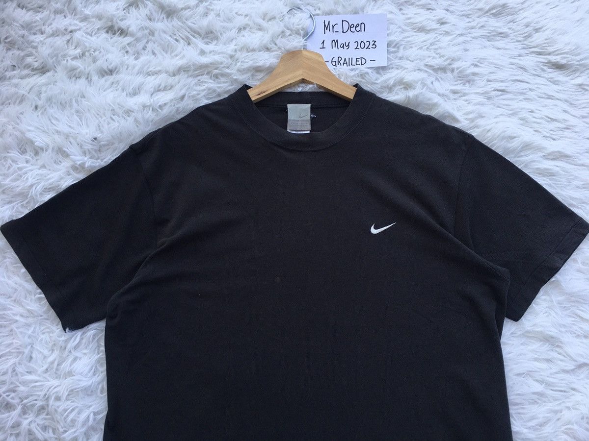 Nike Vintage Nike Swoosh Tshirt Size US L / EU 52-54 / 3 - 6 Thumbnail