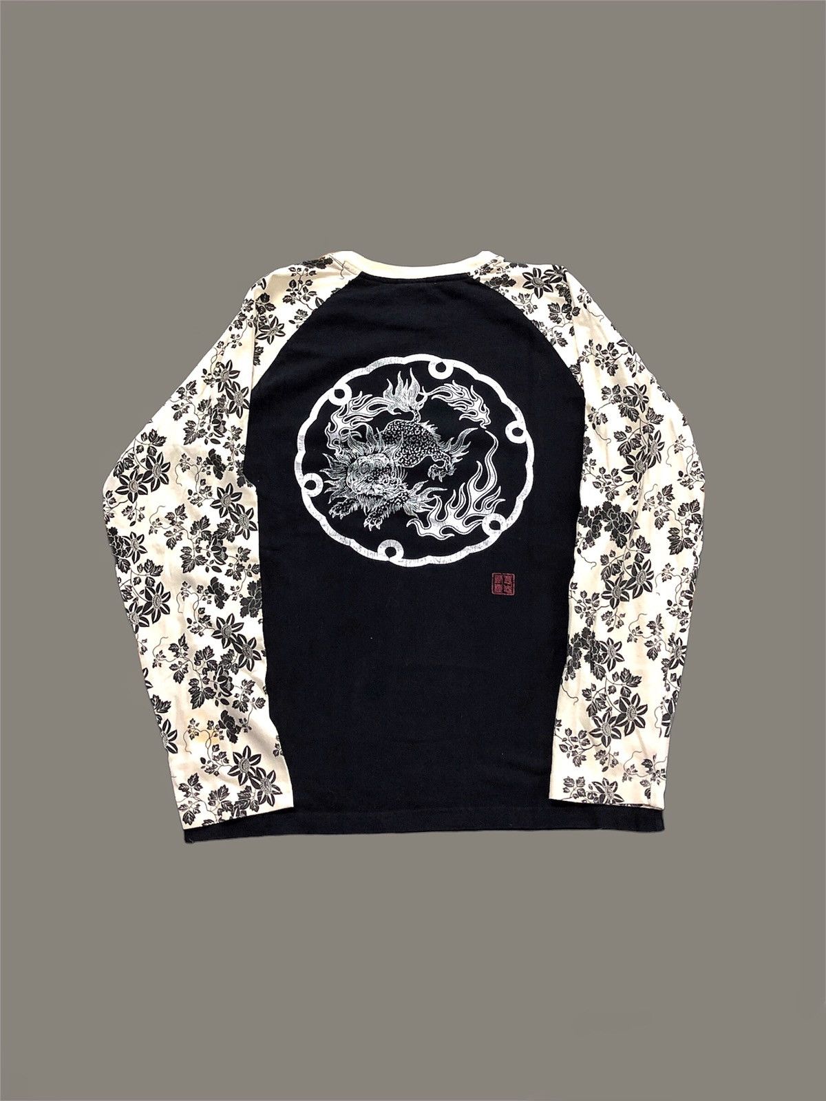 Karakuri Tamashii Rare design by WILL PIPS Art of dragon raglan long sleeve Size US M / EU 48-50 / 2 - 3 Thumbnail