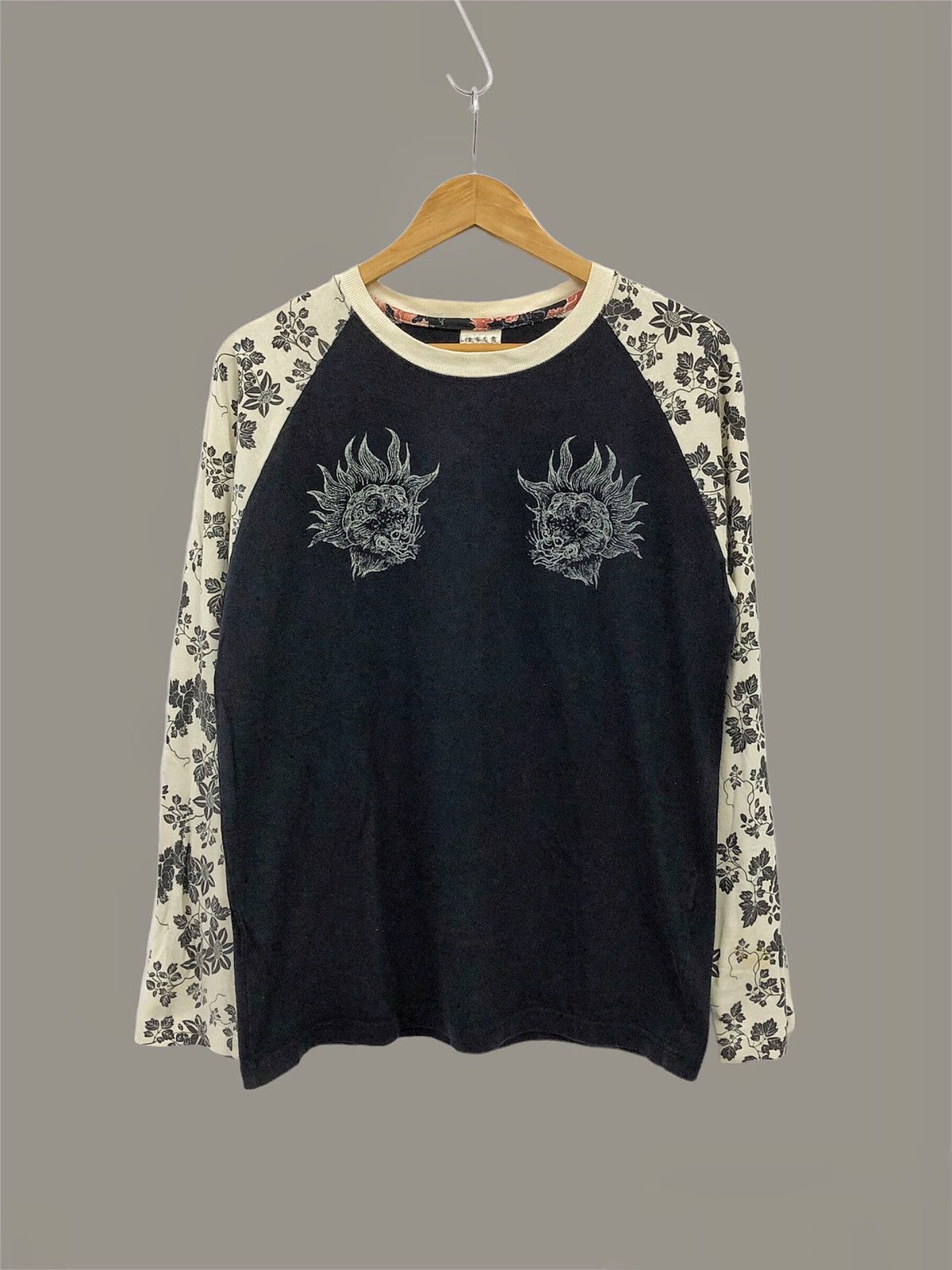 Karakuri Tamashii Rare design by WILL PIPS Art of dragon raglan long sleeve Size US M / EU 48-50 / 2 - 4 Thumbnail