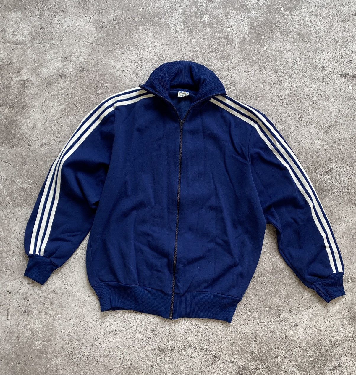 80'S Adidas nylon jacket, men's size L, vintage Nylon red type Vintage Second Hand