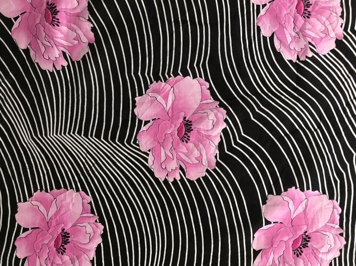 Hanae Mori Hanae Mori FullPrint Flower Handkerchief, Neckerchief Size ONE SIZE - 3 Thumbnail