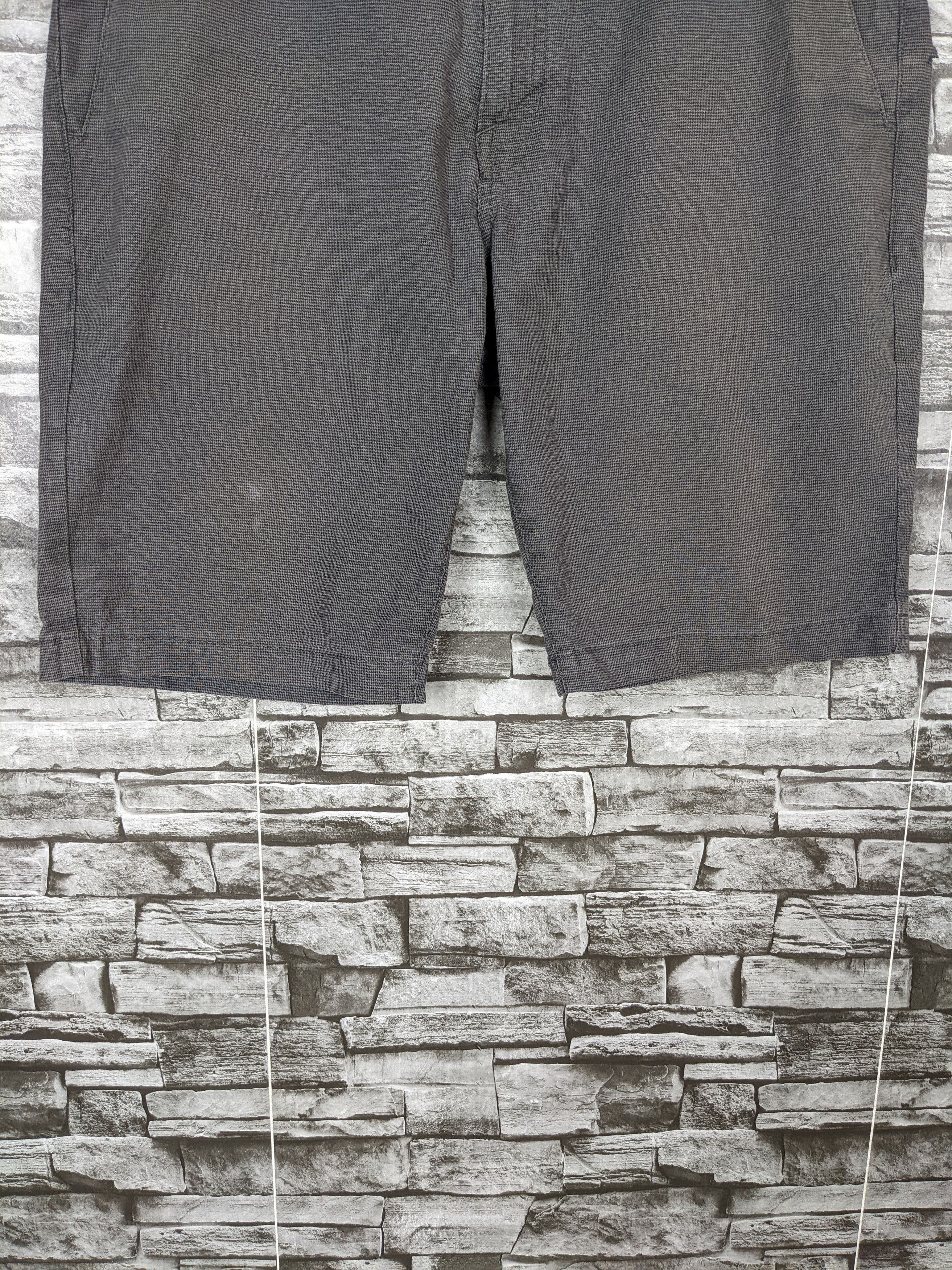 Volcom Vintage Volcom Shorts Pants Bottom Trousers Fit Size US 35 - 4 Thumbnail