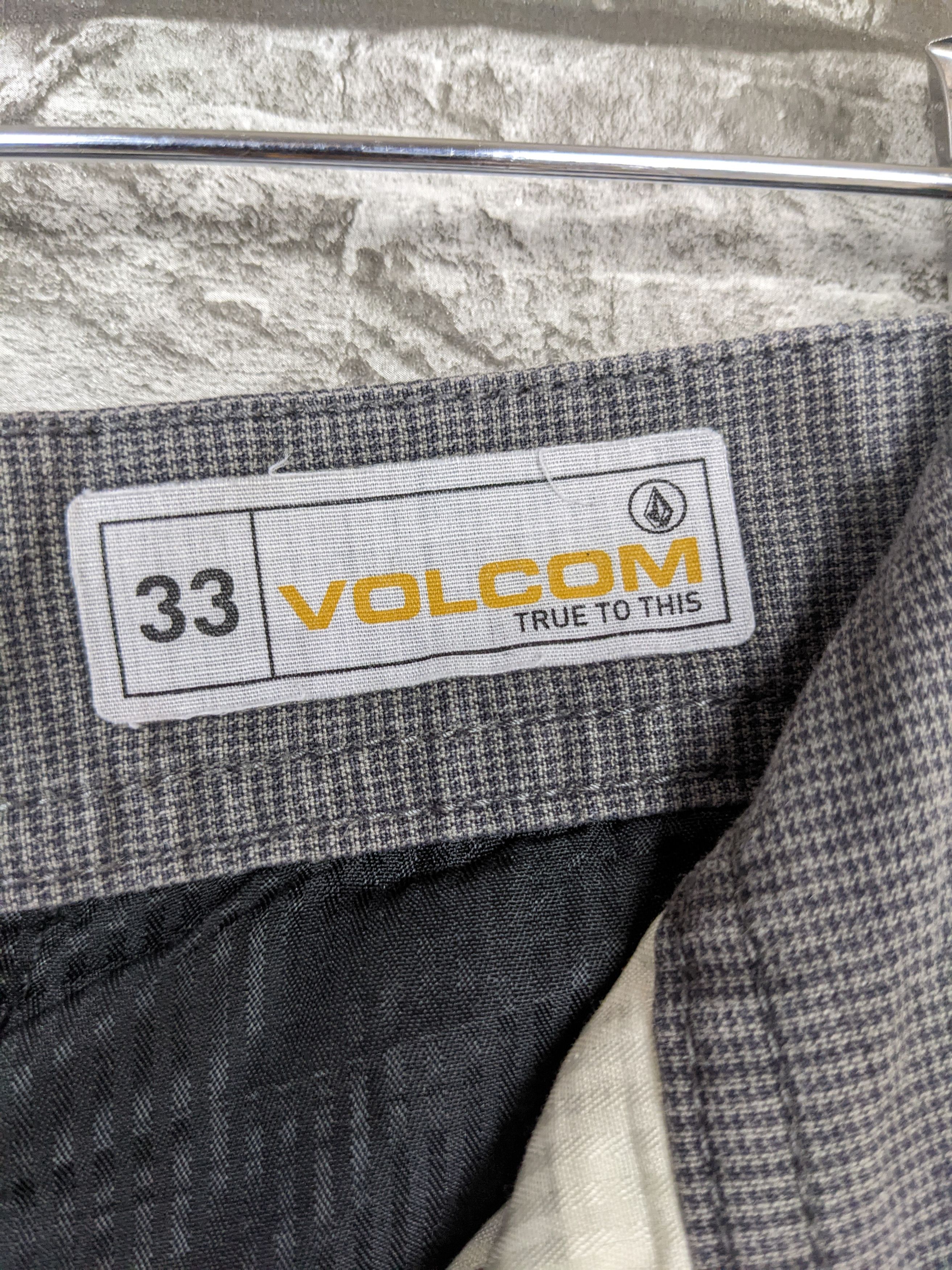 Volcom Vintage Volcom Shorts Pants Bottom Trousers Fit Size US 35 - 11 Thumbnail
