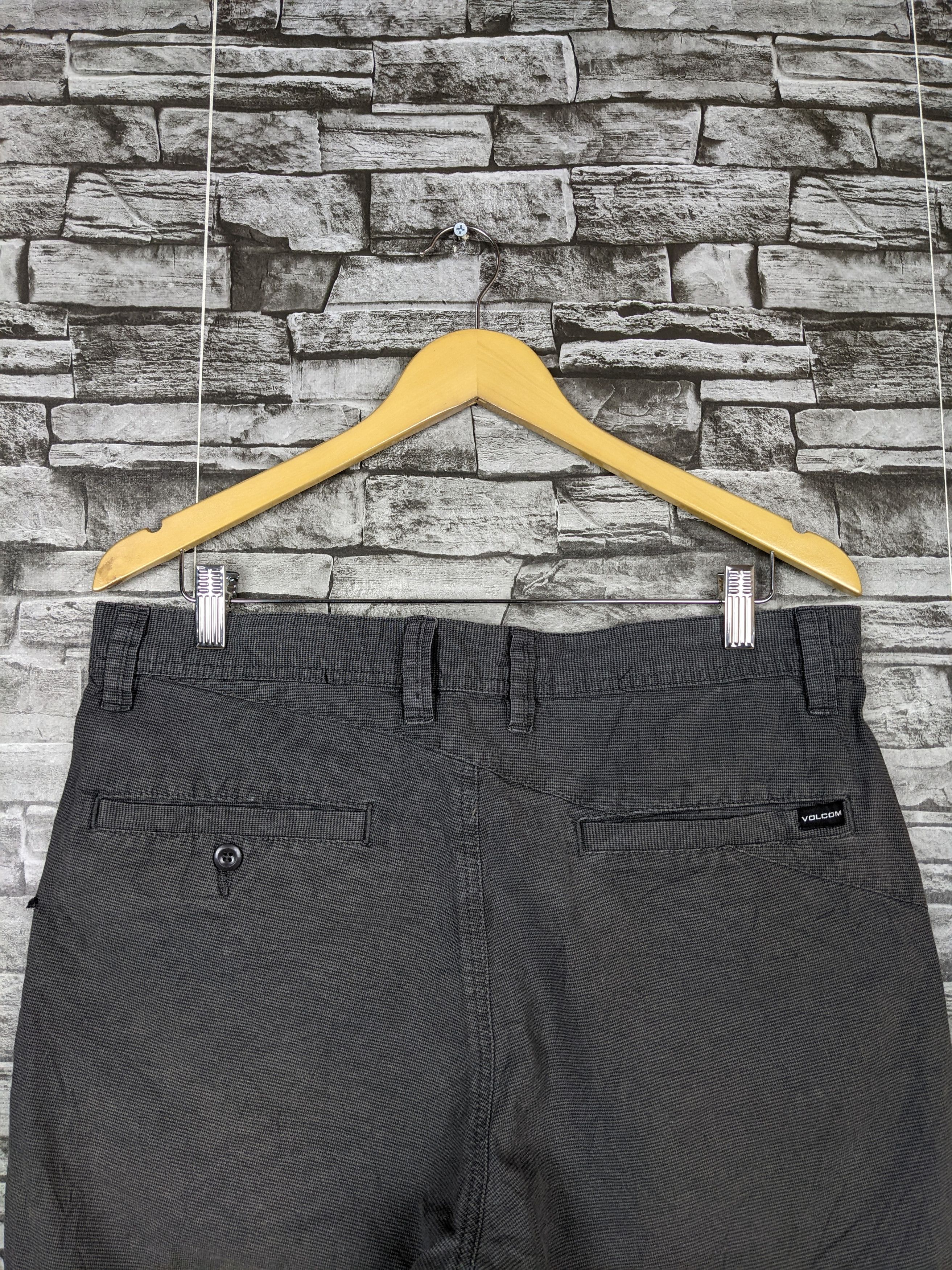 Volcom Vintage Volcom Shorts Pants Bottom Trousers Fit Size US 35 - 7 Thumbnail